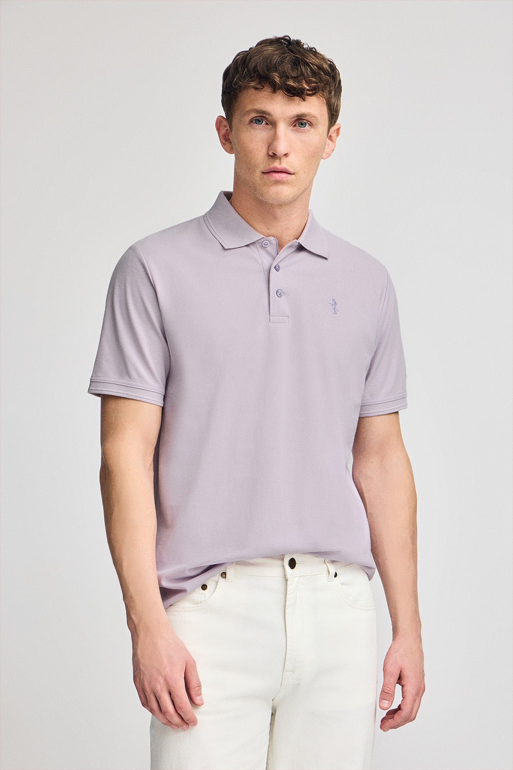 Kurzärmliges Poloshirt aus Baumwollpiqué lavendelblau mit Rigby Best Stickerei