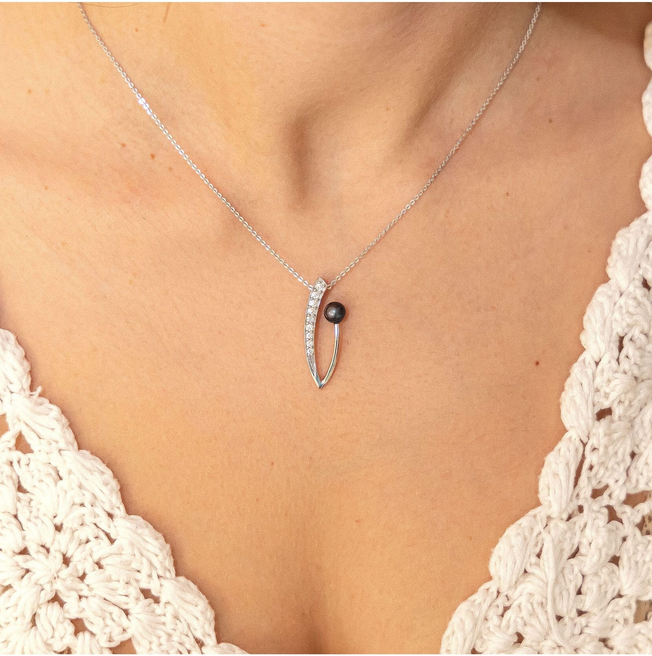 Zeeme Pearls Halskette Silber 925 rhodiniert mit schwarzer Perle & Zirkonia weiß