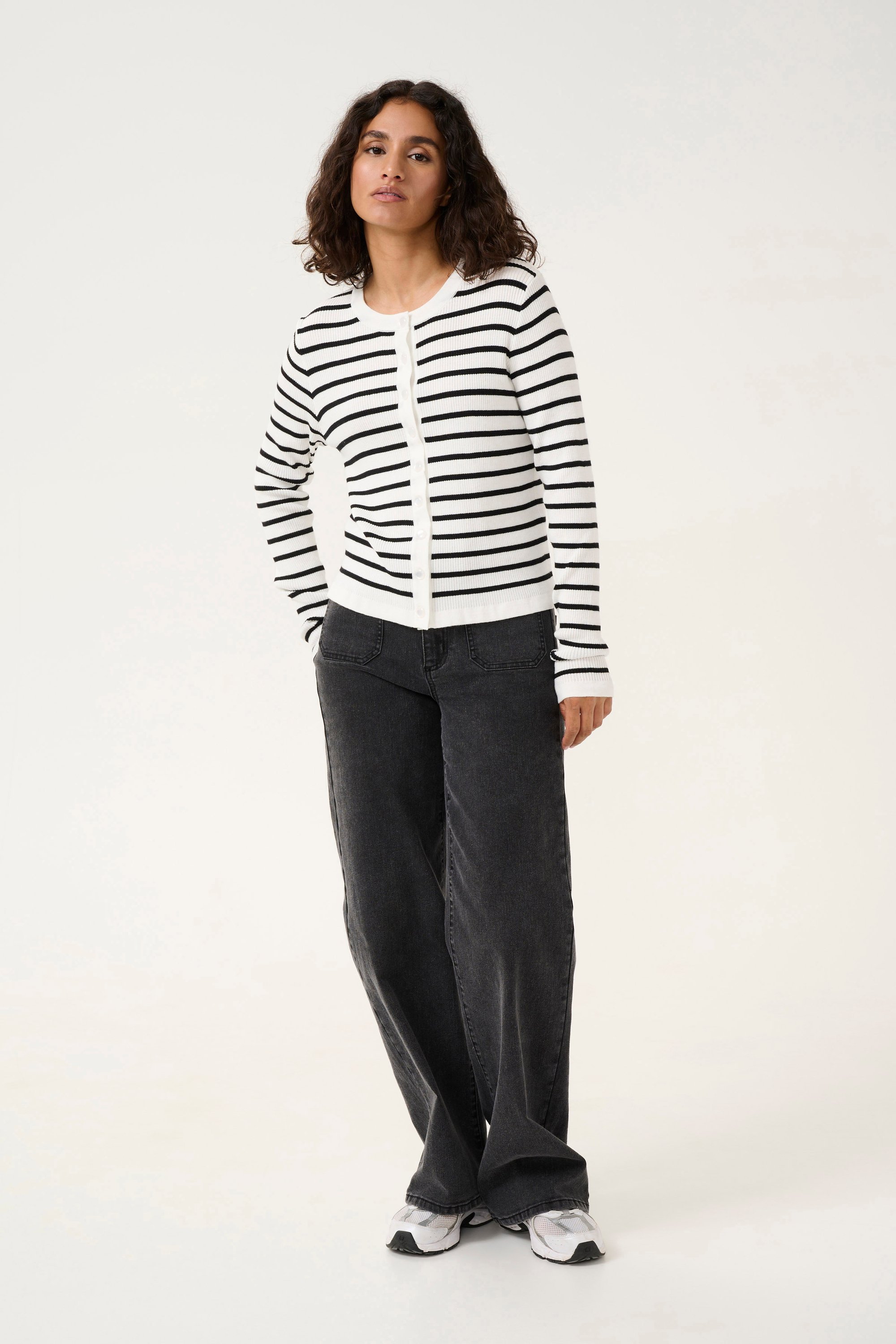Strickjacke Tight fit white black