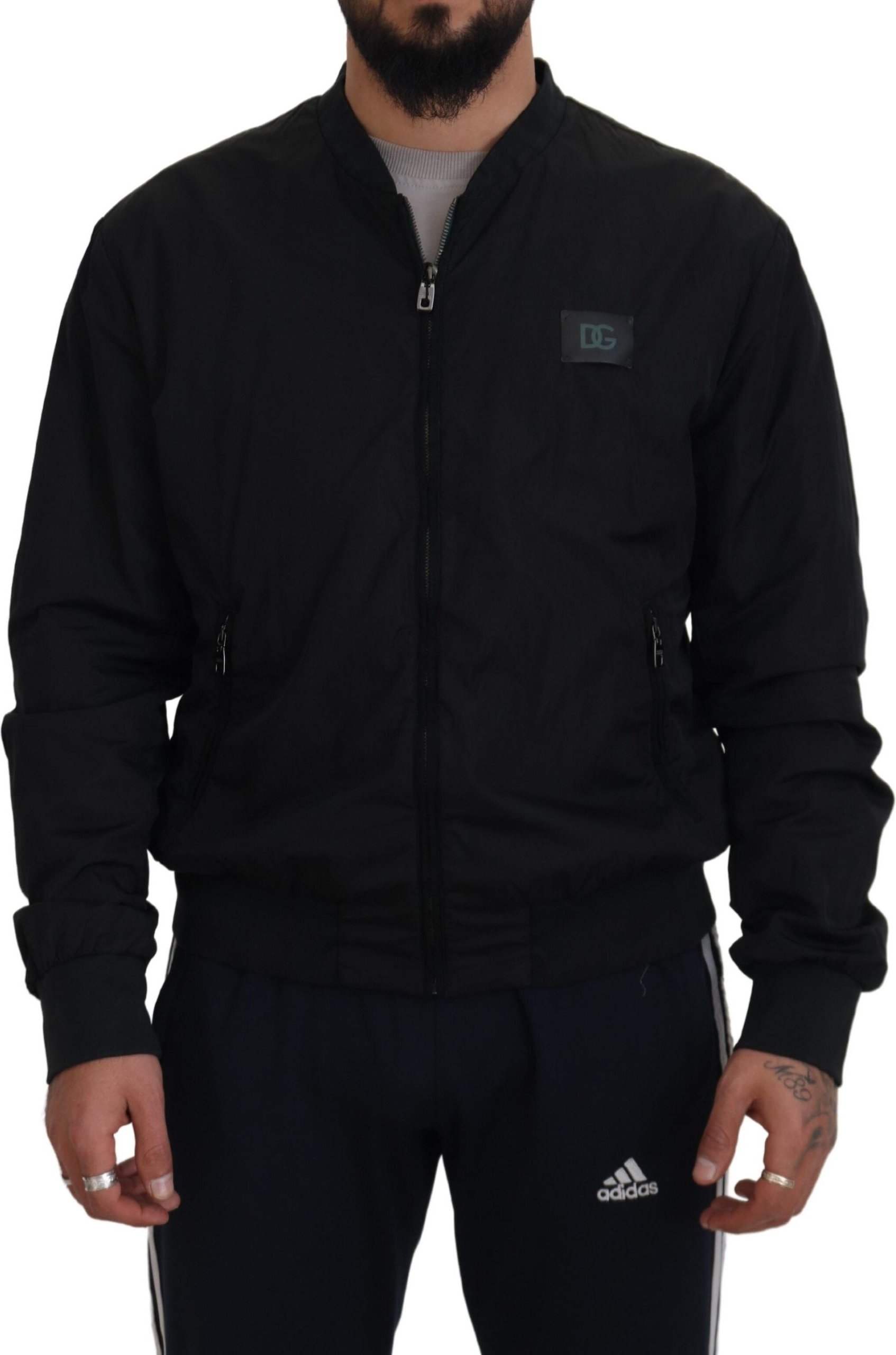 Schwarze Bomberjacke im lässigen Stil