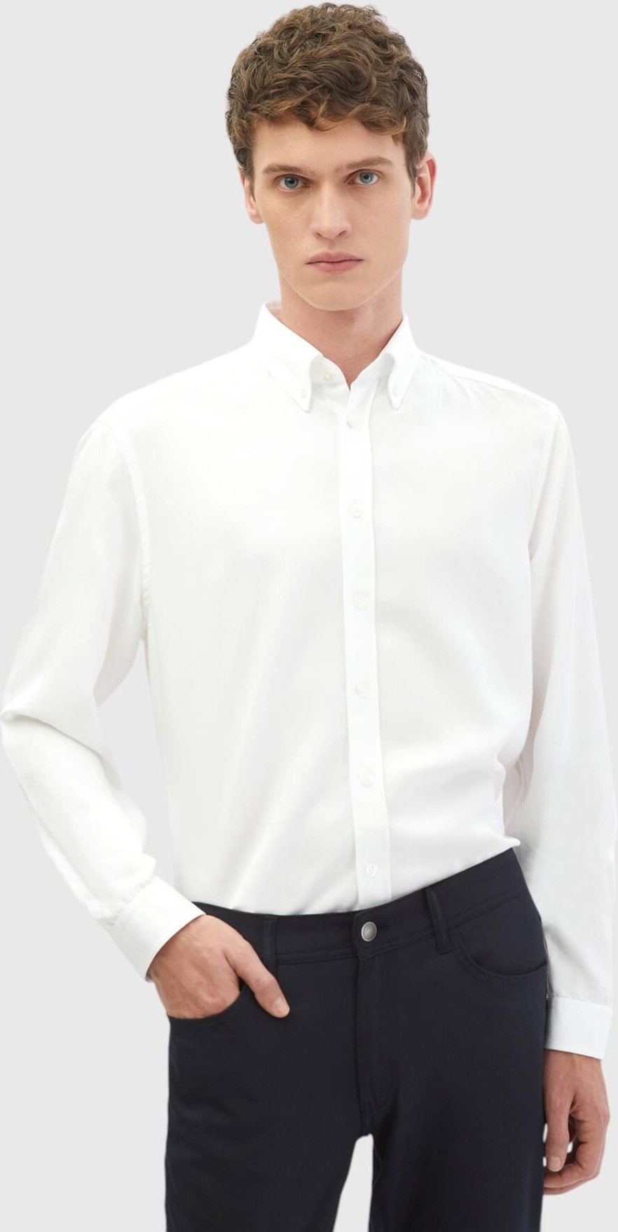 Schlichtes, lässig geschnittenes, gewebtes Freizeithemd