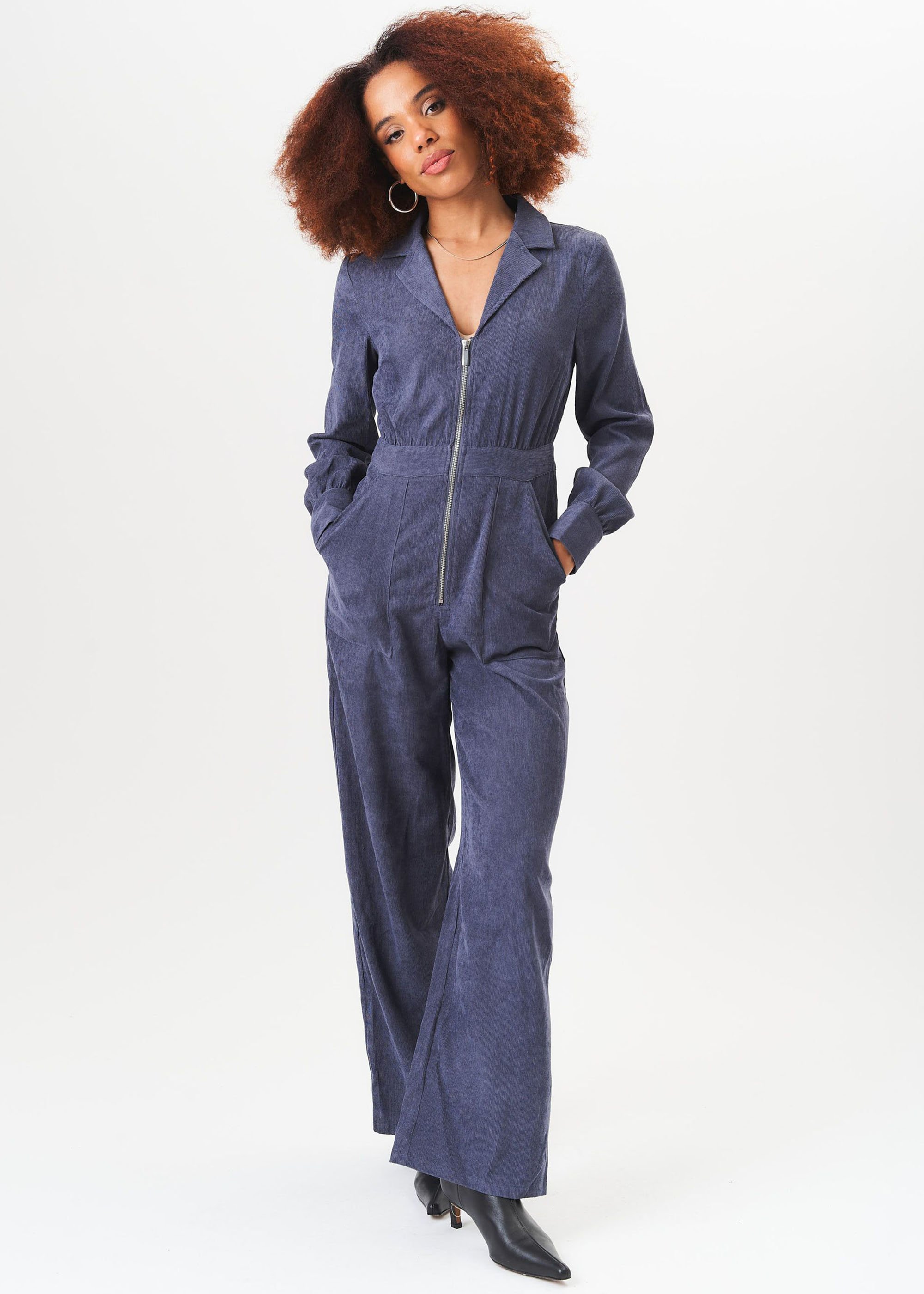 Blauer Jumpsuit mit langen Ärmeln und Reißverschluss vorne