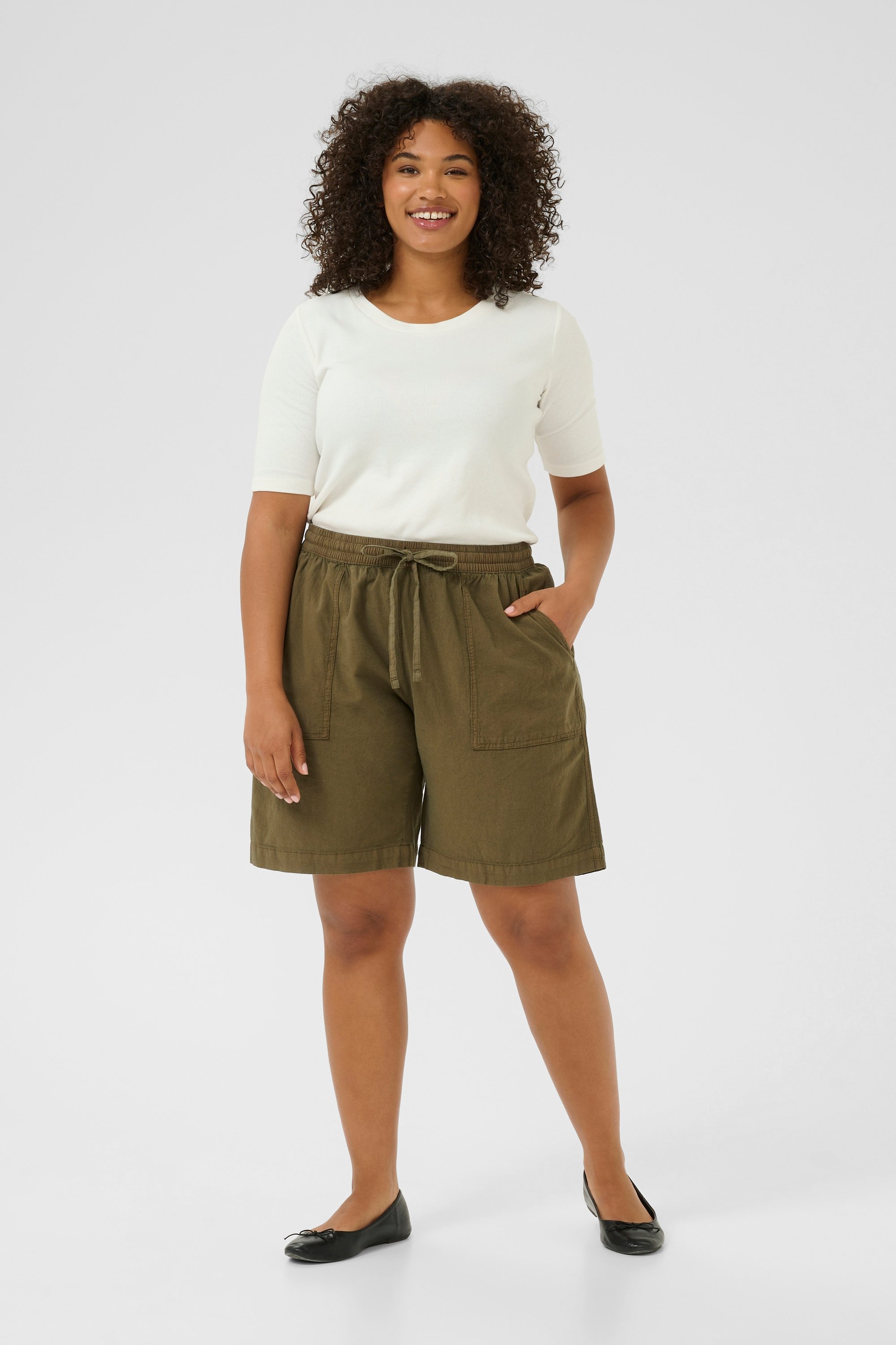 Thumbnail - Shorts Loose fit Grape Leaf green