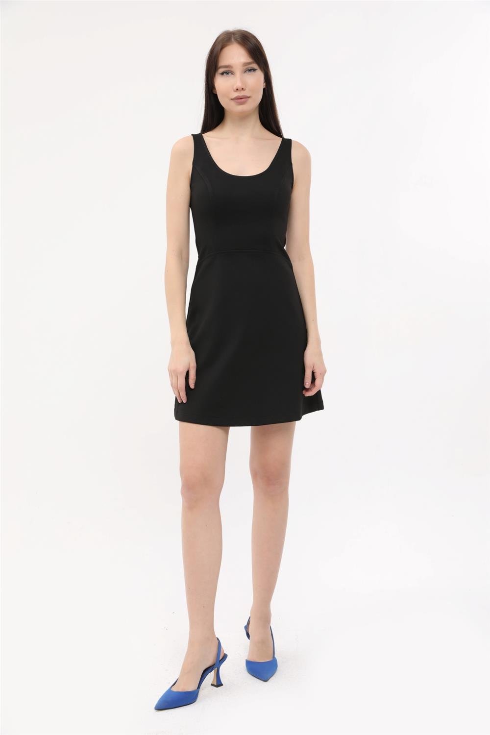 Rücken-Schnürkleid