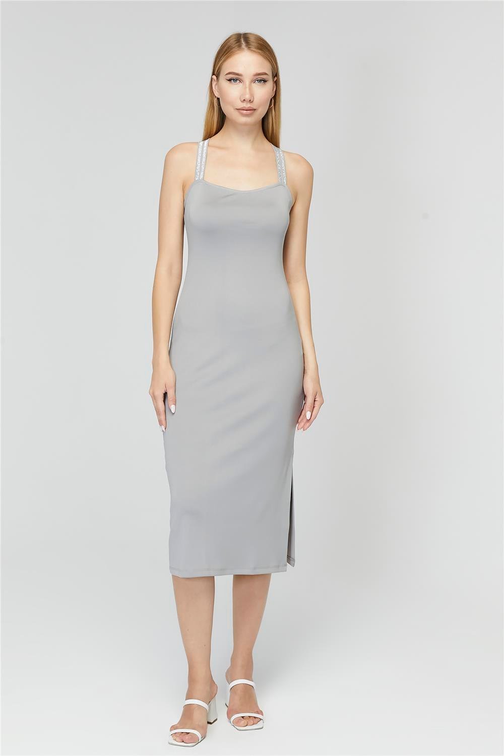 Langer Schlitz-Kleid