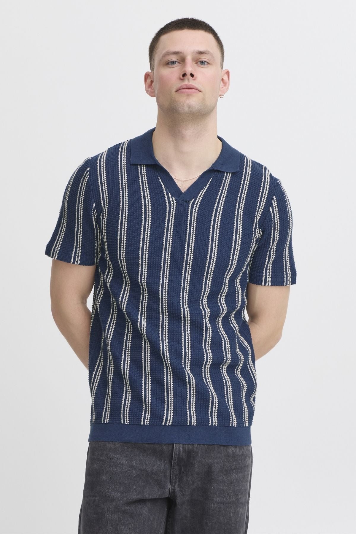 Thumbnail - Gestreifter Pullover - Blau