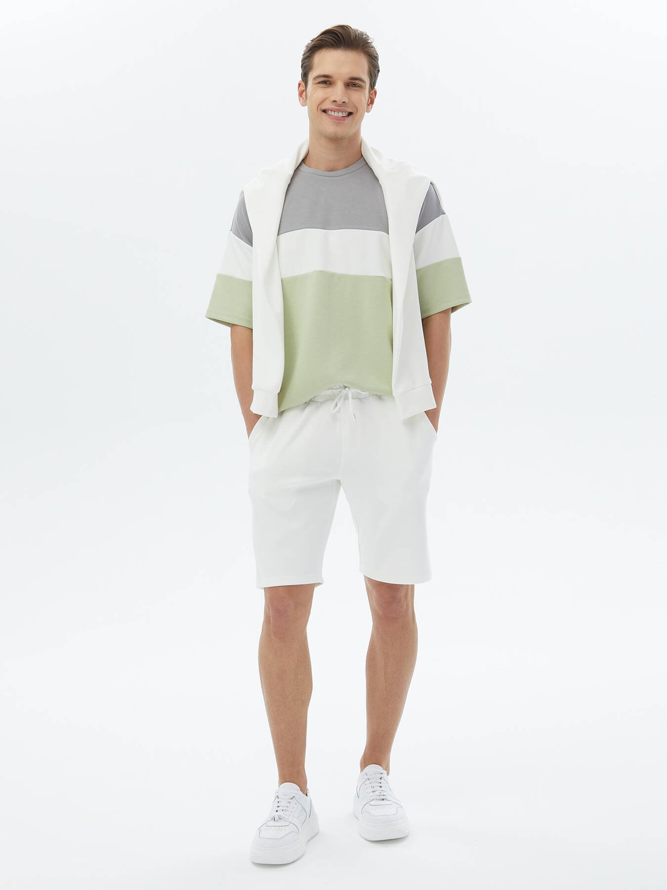 Schlicht gestrickte, lässige Bermuda mit Jogging-Passform