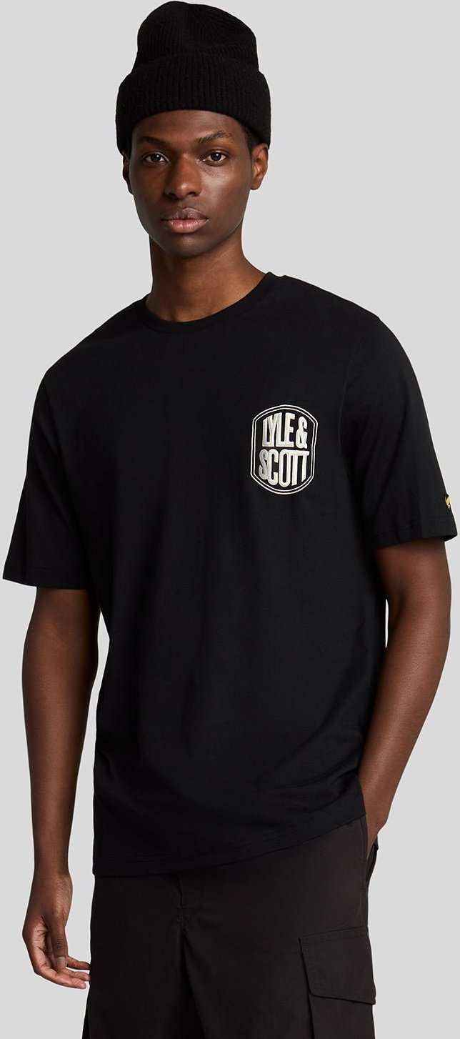 Lyle & Scott T-Shirt mit aufgesticktem Badge und Grafik – Schwarz
