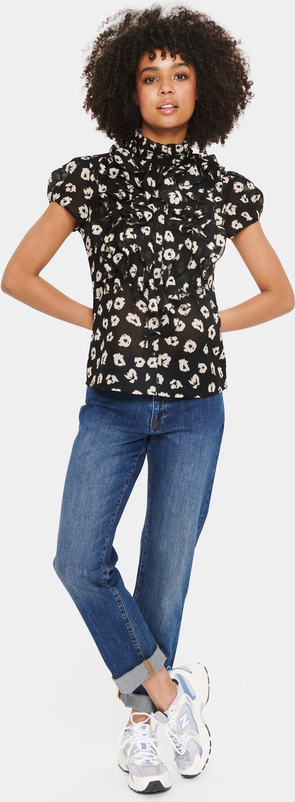 Top Gerade Passform Black Flower Shadows floral