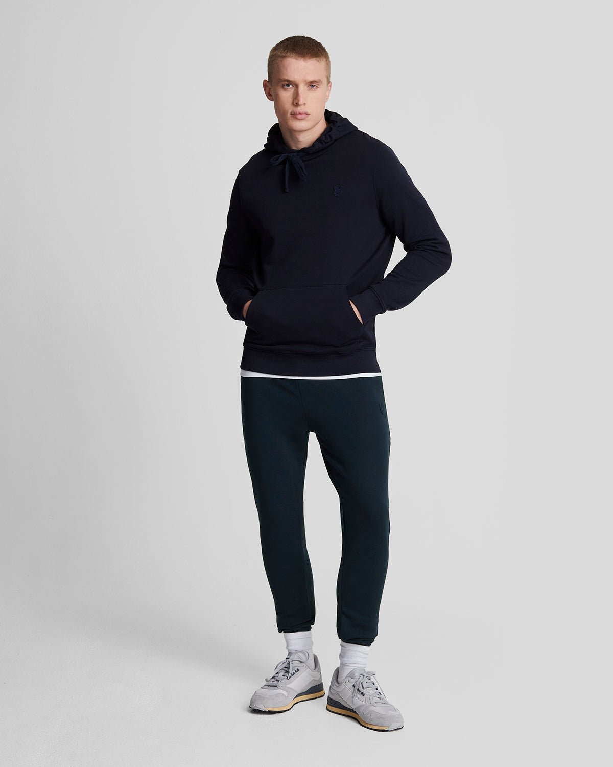 Lyle & Scott Tonal Eagle Skinny Jogginghose – Dunkelmarineblau