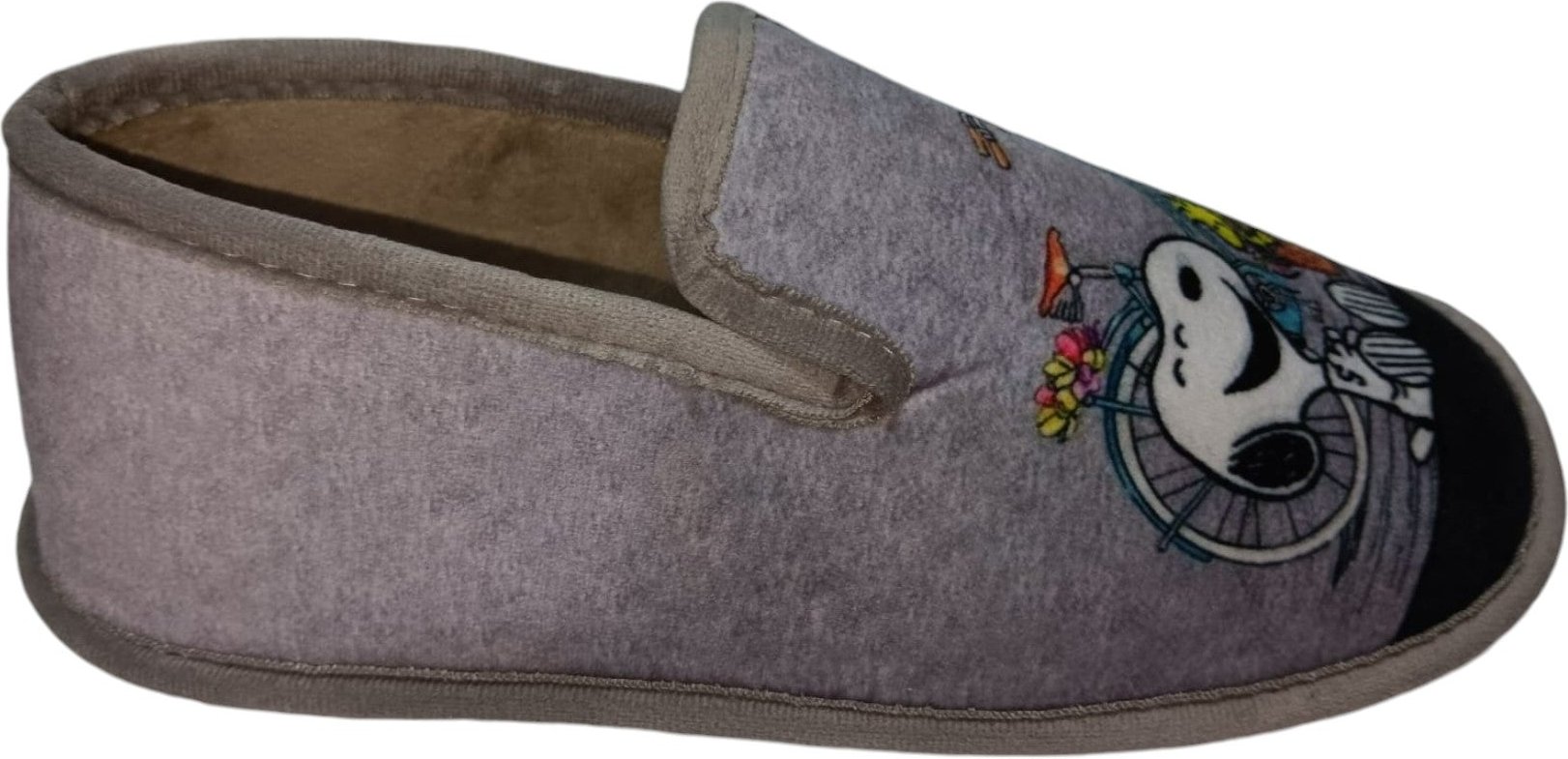 Graue Zels Hausschuhe