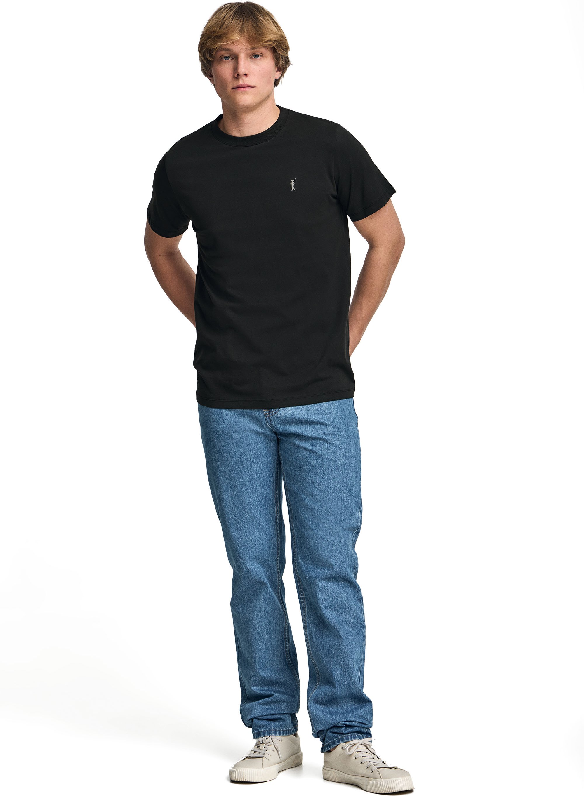 T-Shirt schwarz mit Rundhalsausschnitt und Rigby Go Stickerei