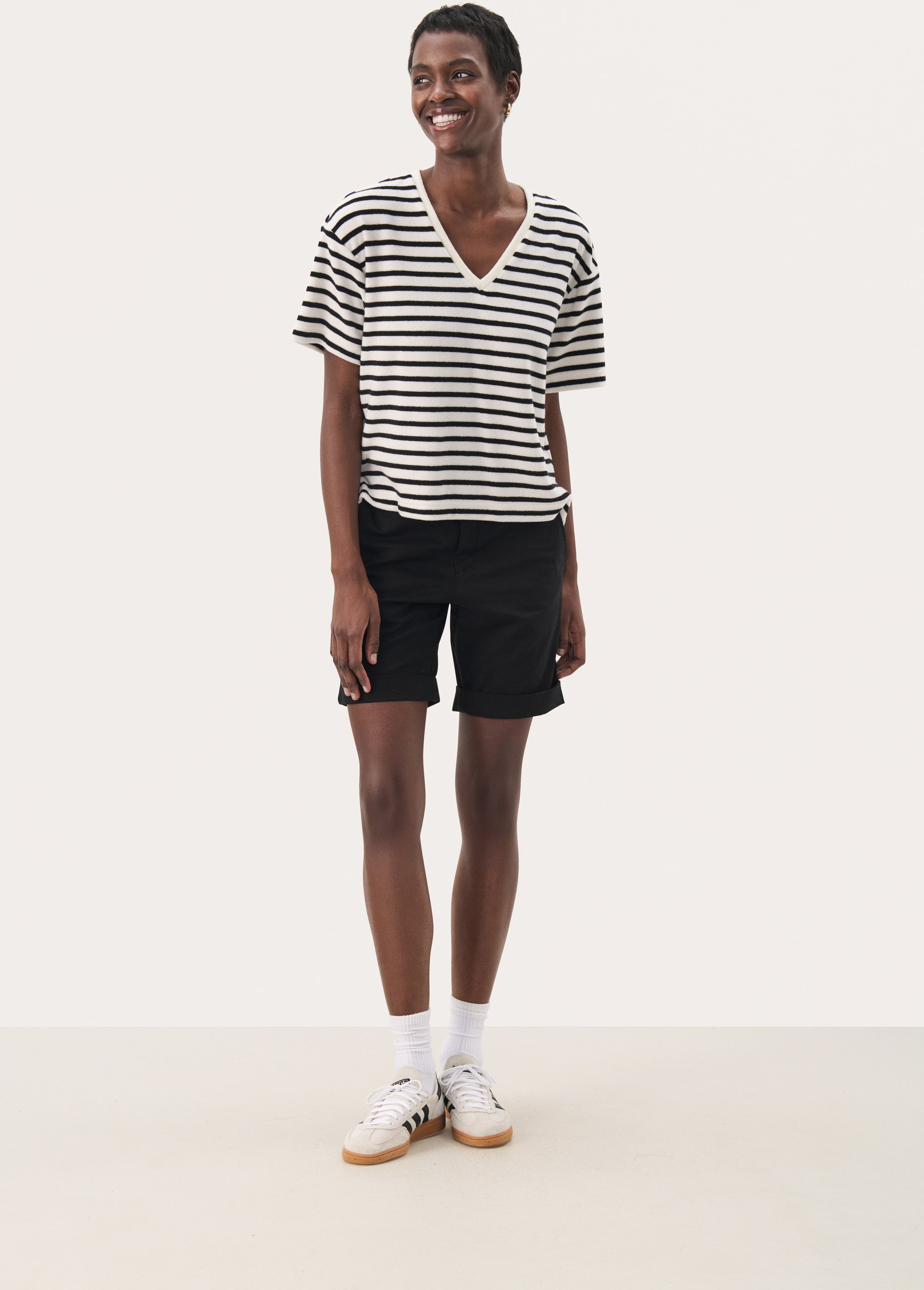 T-shirt Lockere Passform Black and Eggnog Stripe black white