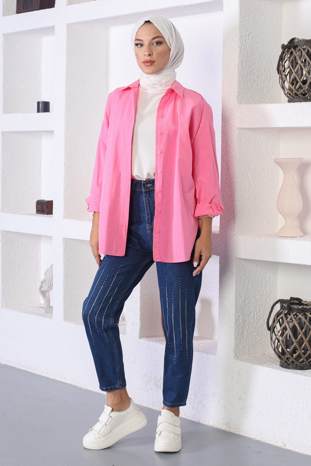 mit SteindetailsJeans mit Steindetails