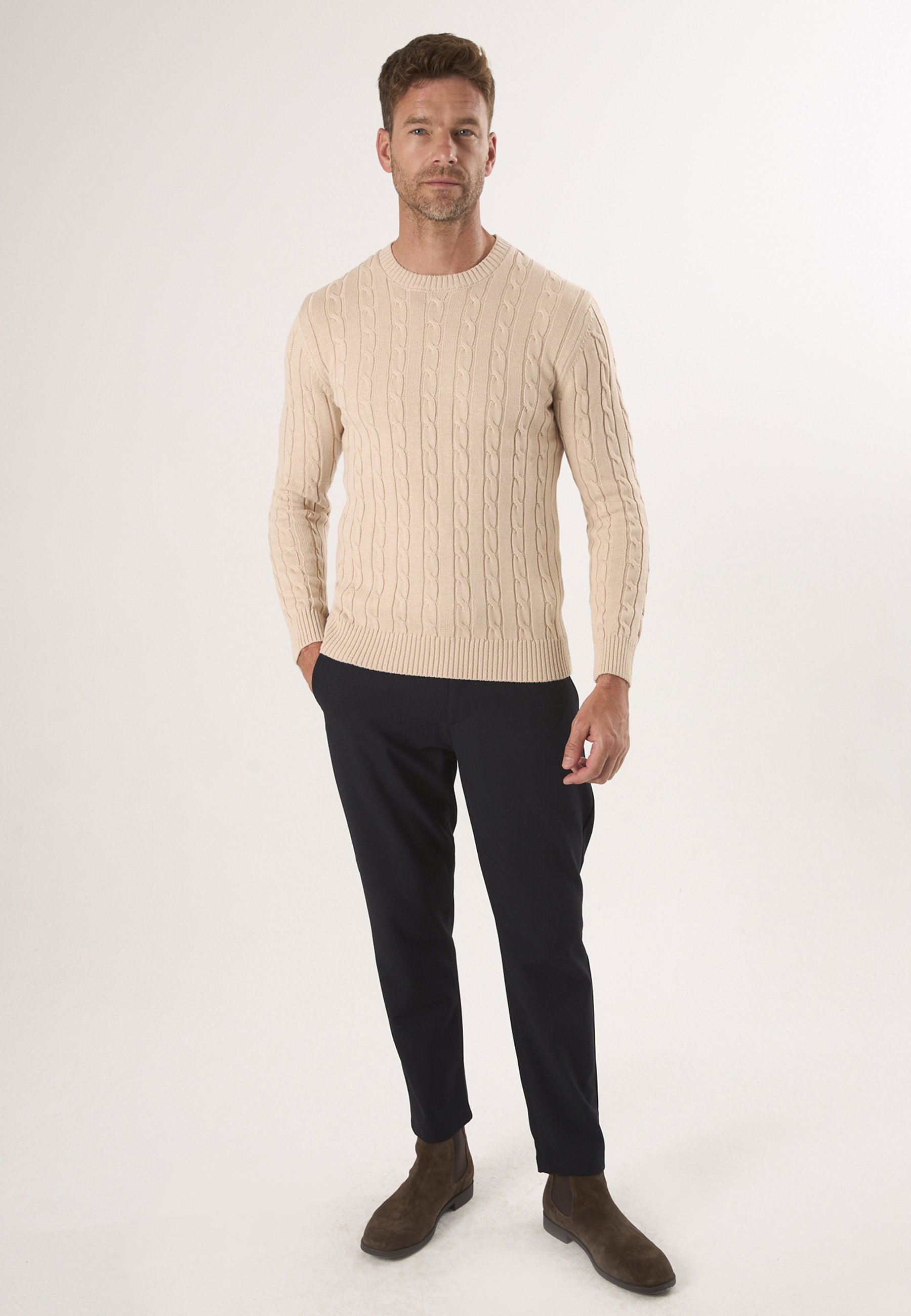 Thumbnail - Pullover Pullover Mit Rundhalsausschnitt Aus Kabelstrick