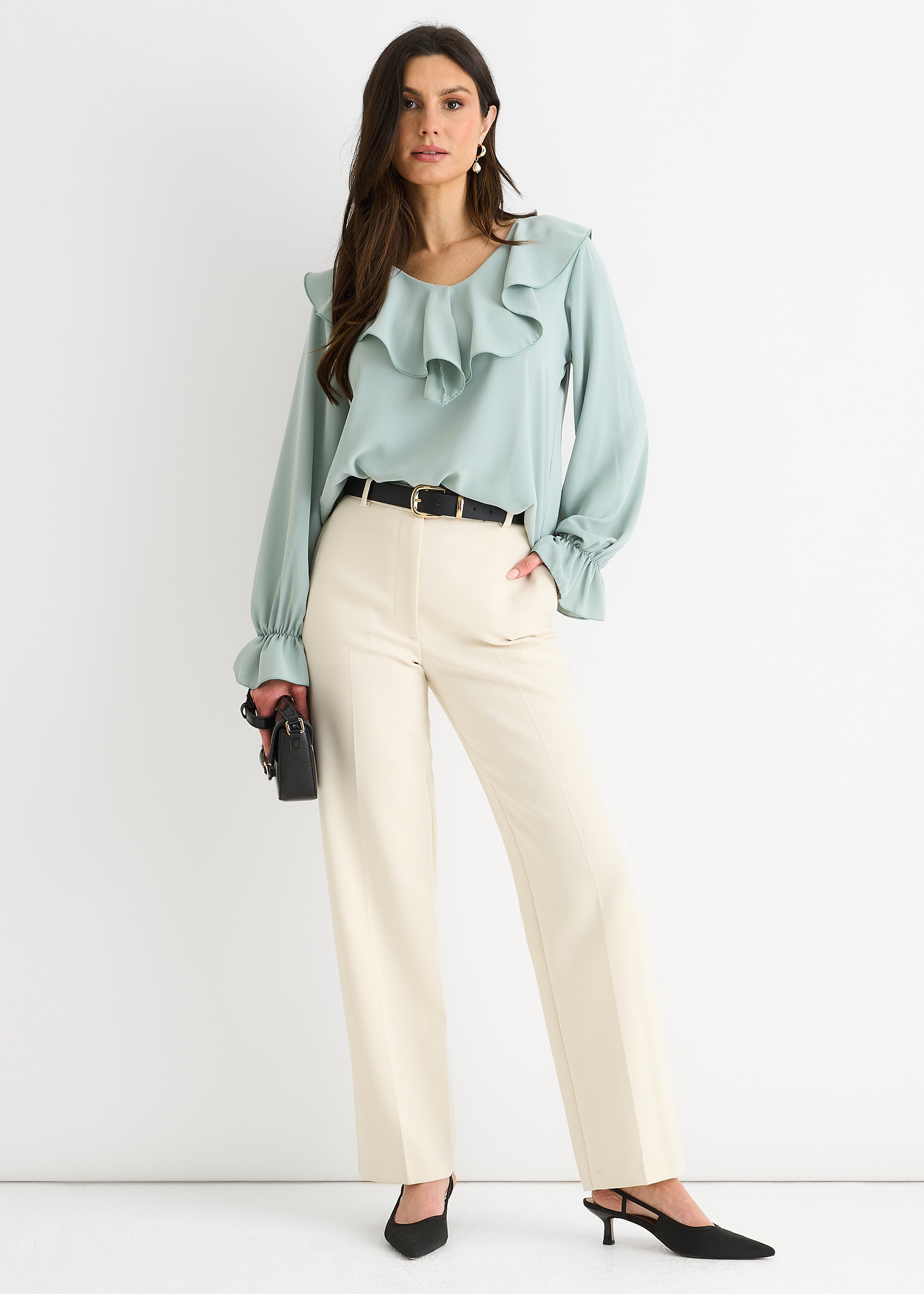 Salbeigrüne weite Rüschenbluse in lockerer Passform