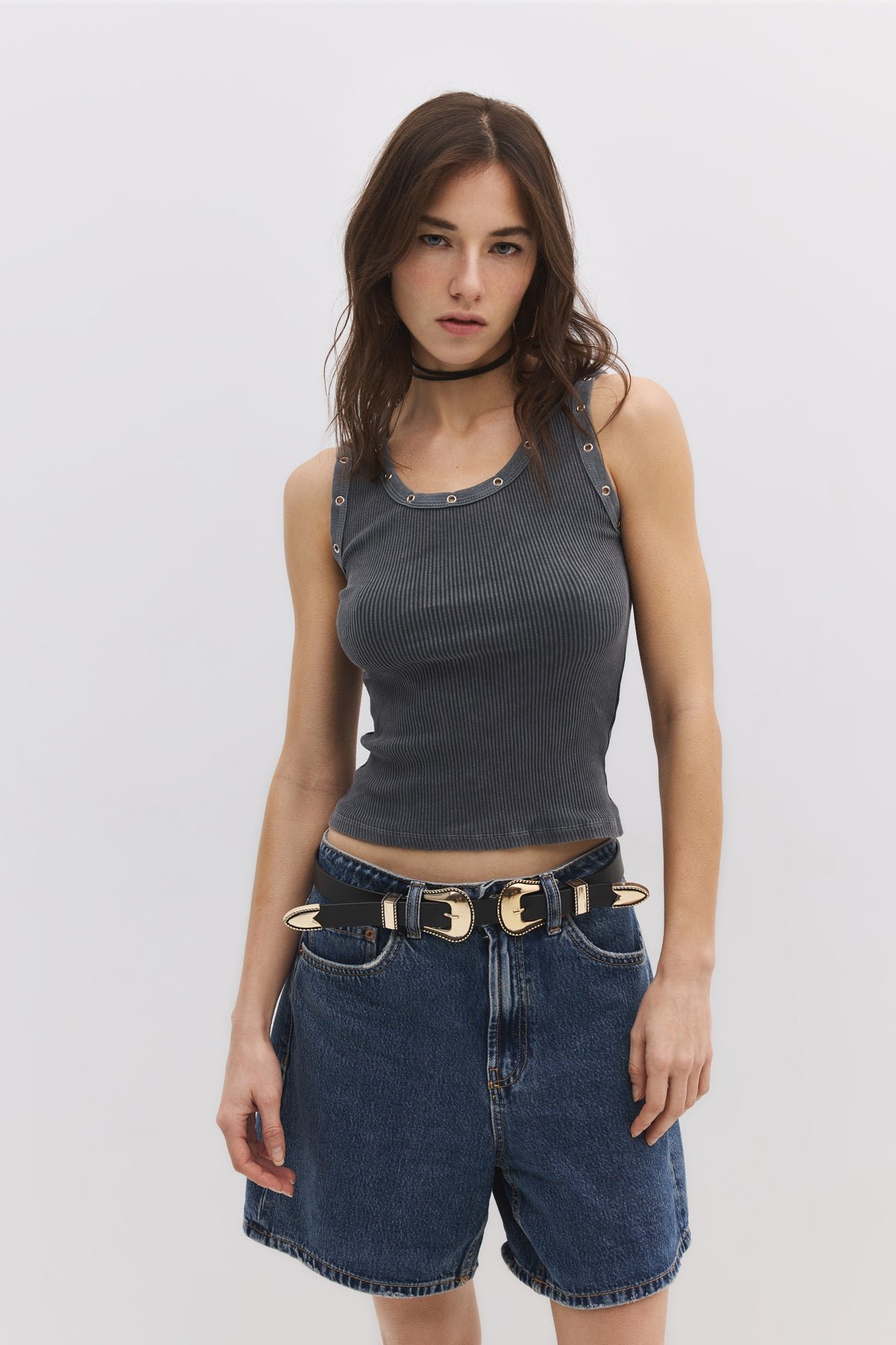 Unterhemd mit verwaschenem Ösendetail