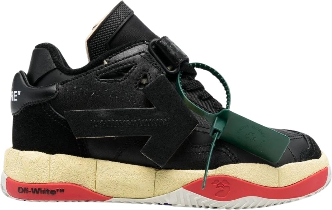 Off-White Low-Top-Sneaker von Puzzle Couture in Schwarz