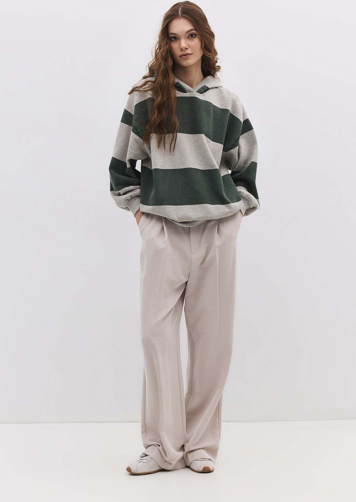 Gestreiftes Kapuzensweatshirt