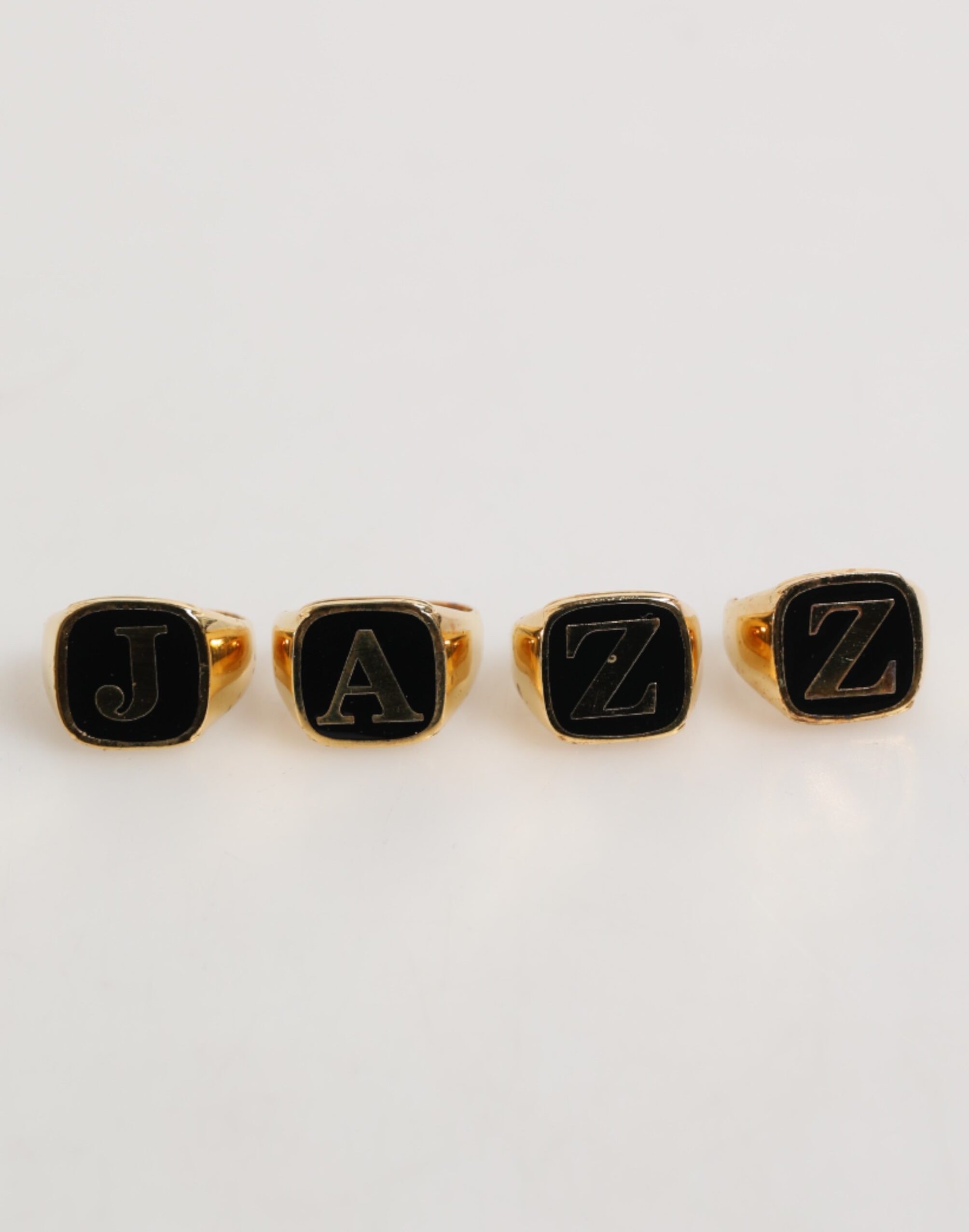 Goldfarbene Messing JAZZ Buchstaben Set 4 Teile Verstellbarer Ring