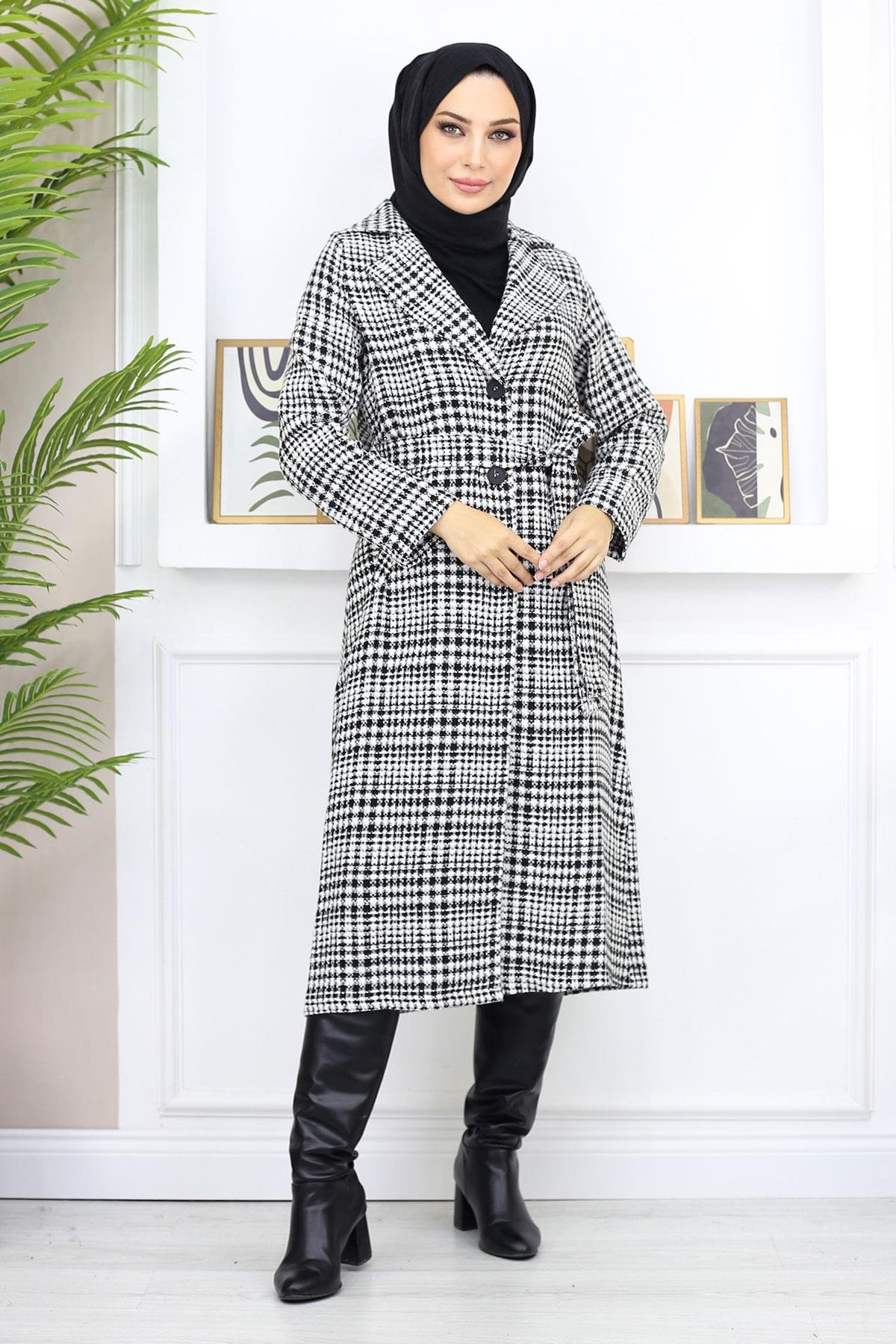 Karierte Mantel überprüft