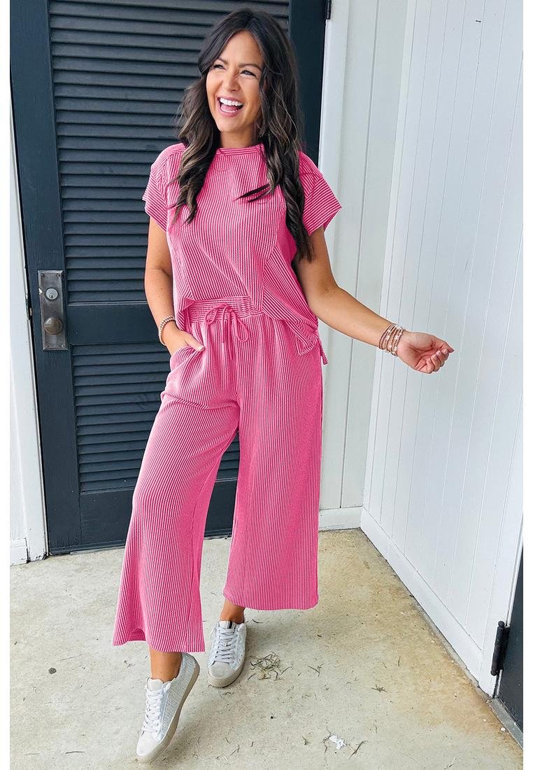 Thumbnail - Azura Exchange Helles Pink Unifarbenes Cordstrick T-Shirt mit kurzen Ärmeln und Weite Hose Set