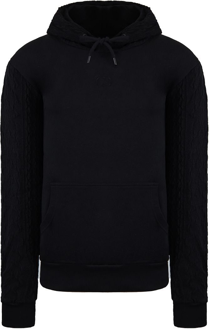 Krimineller Schaden Kabel Männer schwarzer Kapuzenpullover