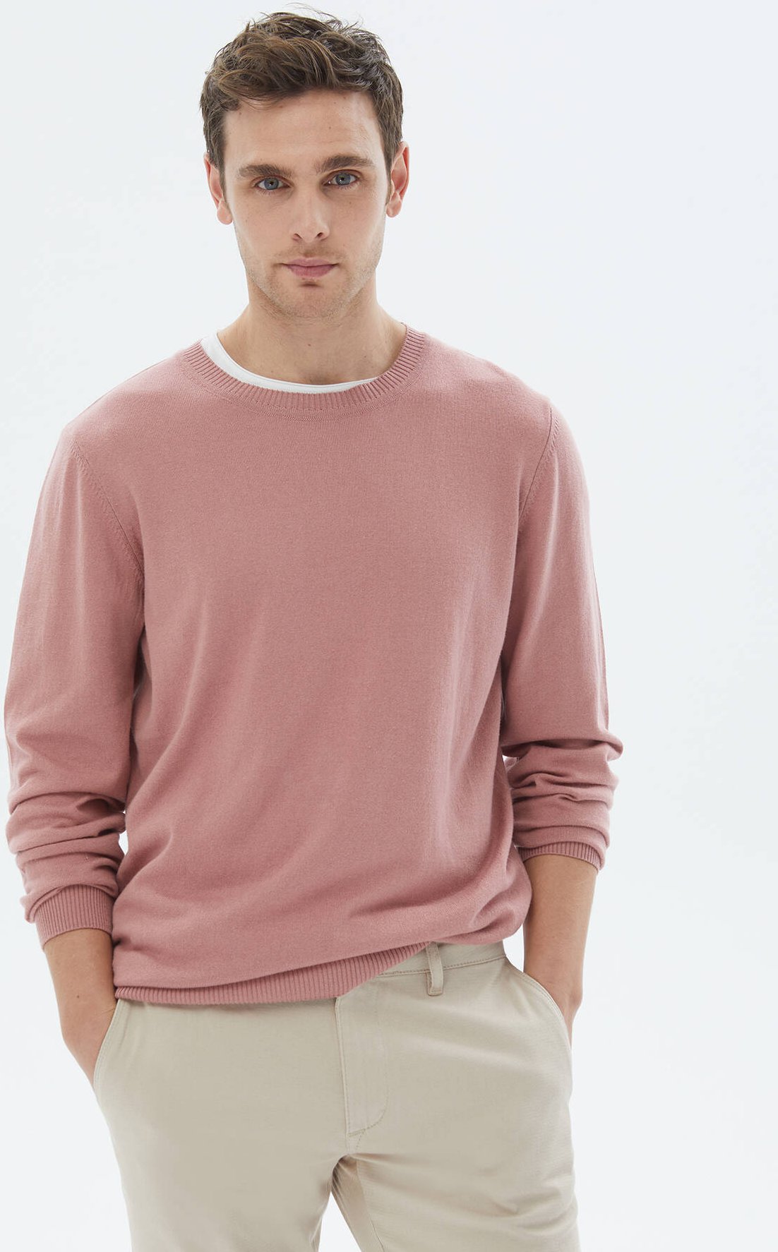 Thumbnail - Strickpullover aus schlichter Baumwollmischung mit Rundhalsausschnitt