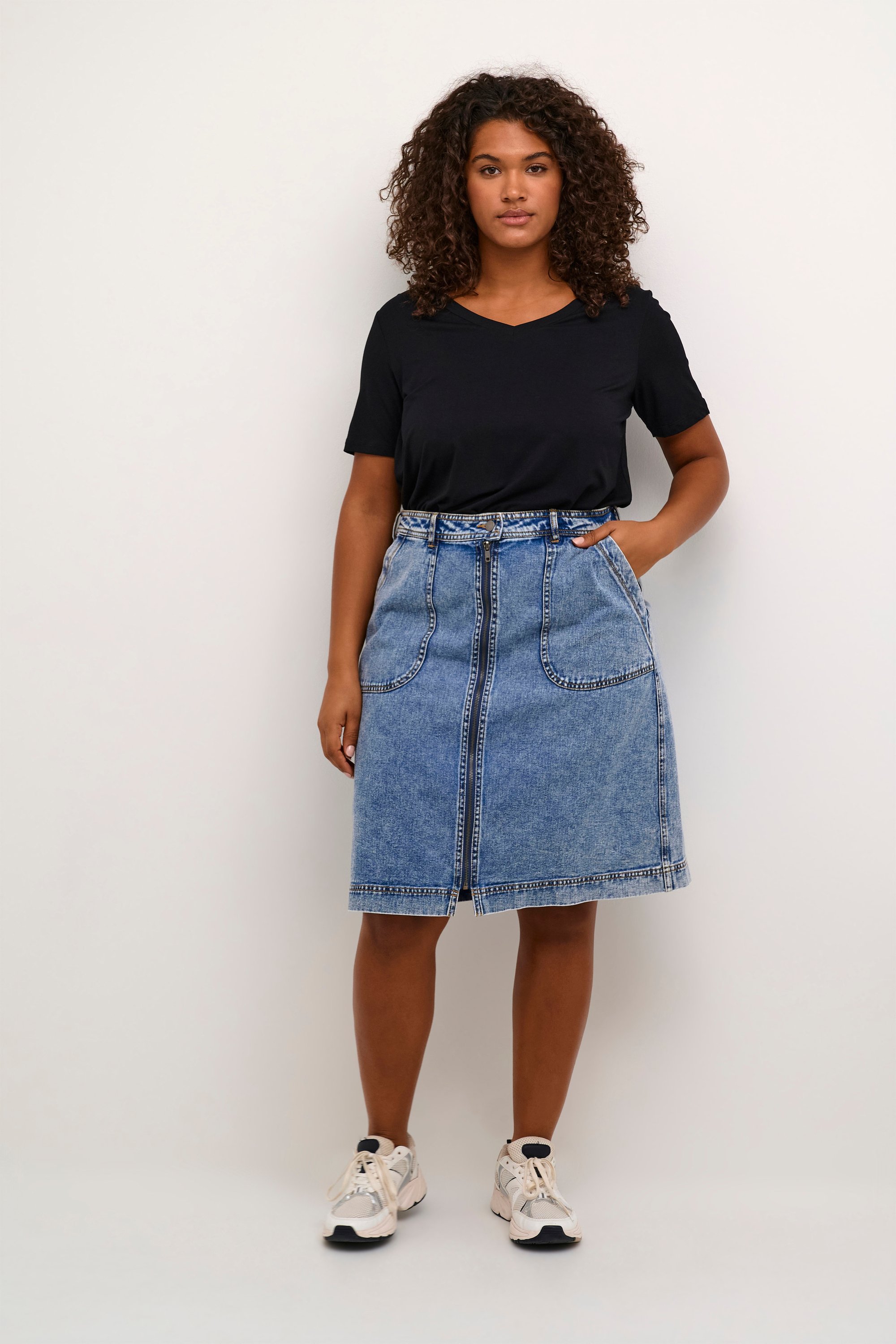 T-shirt A-shape black