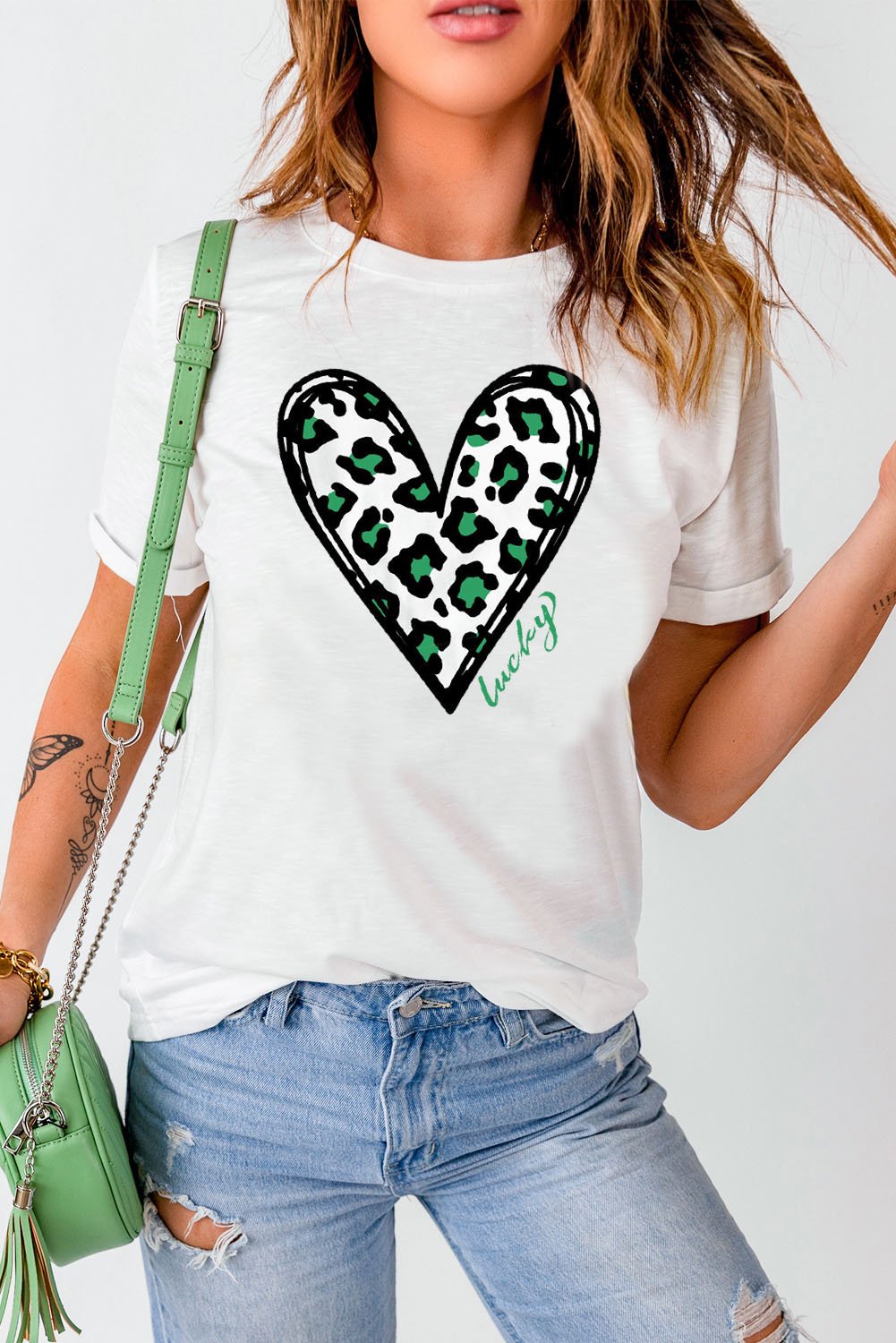 Weißes Glücklicher Leopard Herzaufdruck St. Patrick's Day T-Shirt
