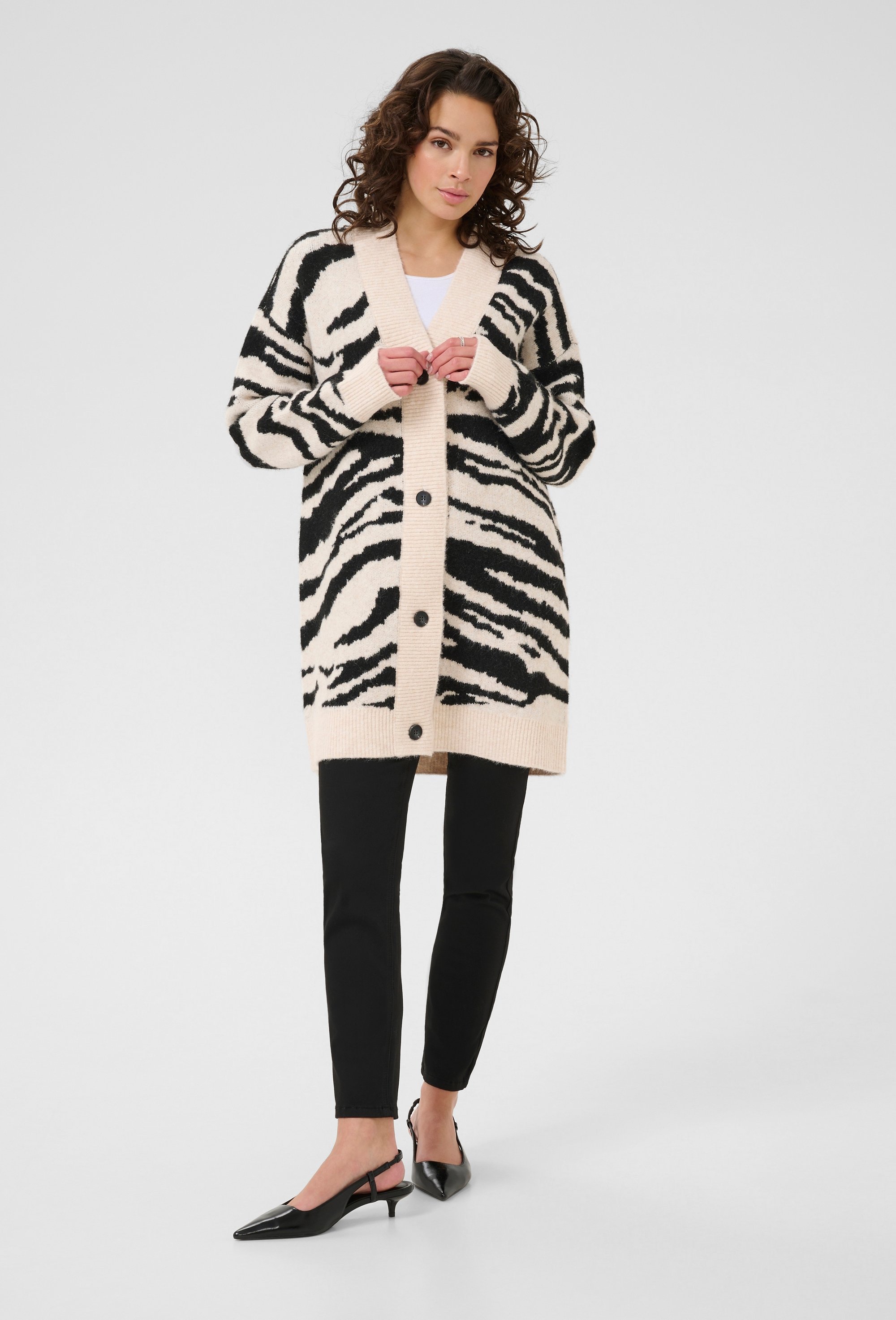 Strickjacke KAsandra Oversize fit black white