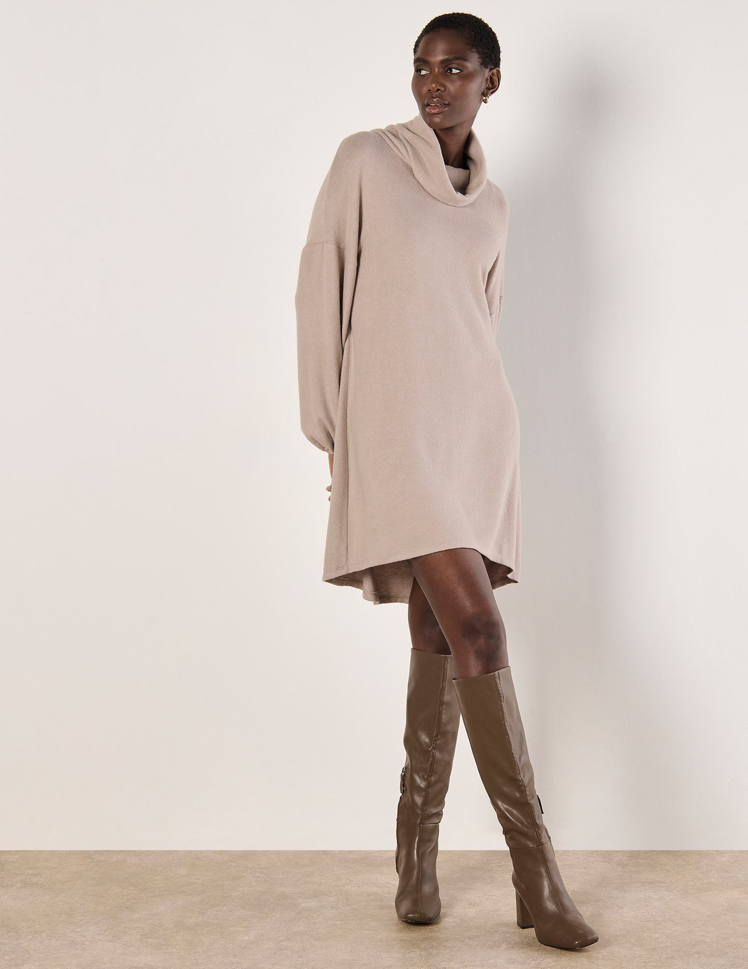 Thumbnail - Apricot Weiches Midikleid aus Strick