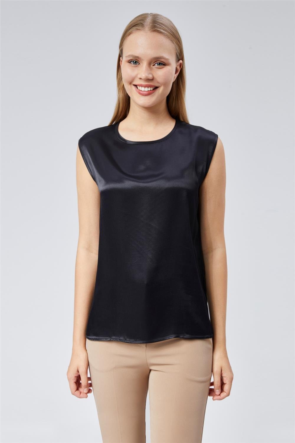 Ärmellose Satinbluse