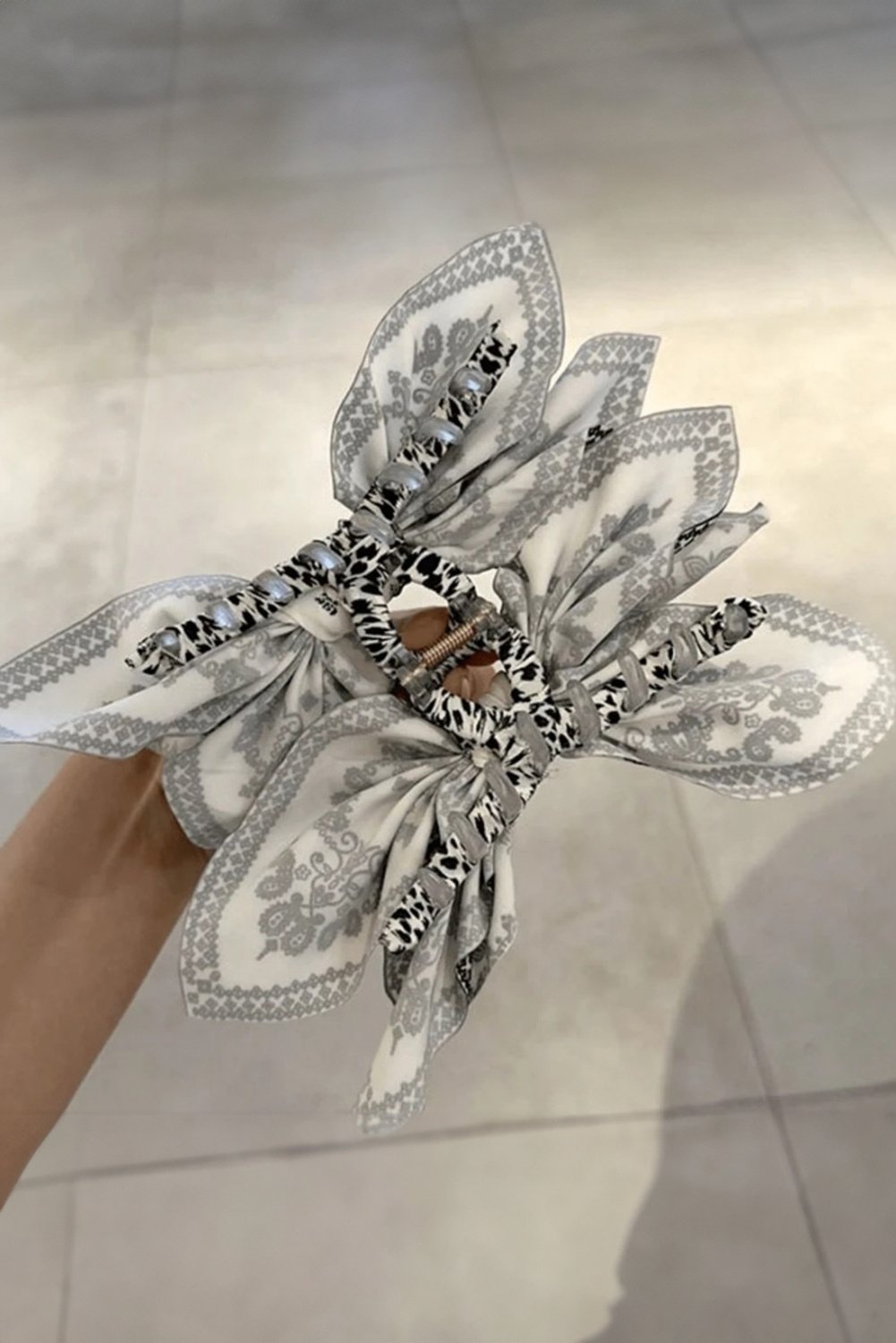 Haar-Spange mit Blumenmuster