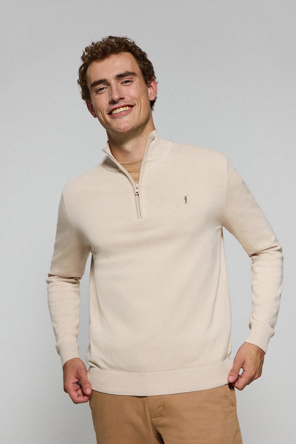 Strickpullover beige mit Reißverschluss und gesticktem Rigby Go-Logo