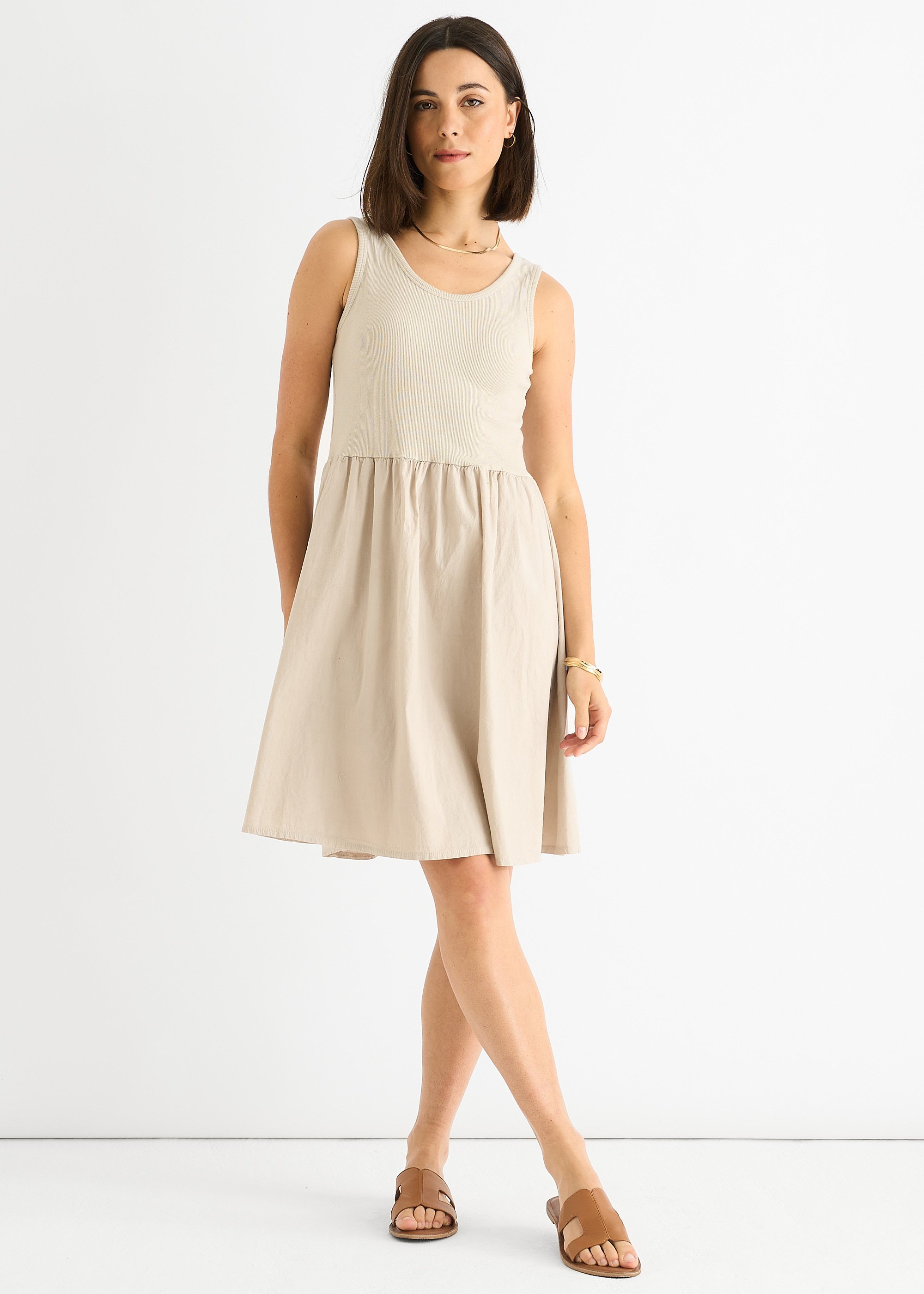 Beigefarbenes Skater-Minikleid aus Baumwollripp-Top