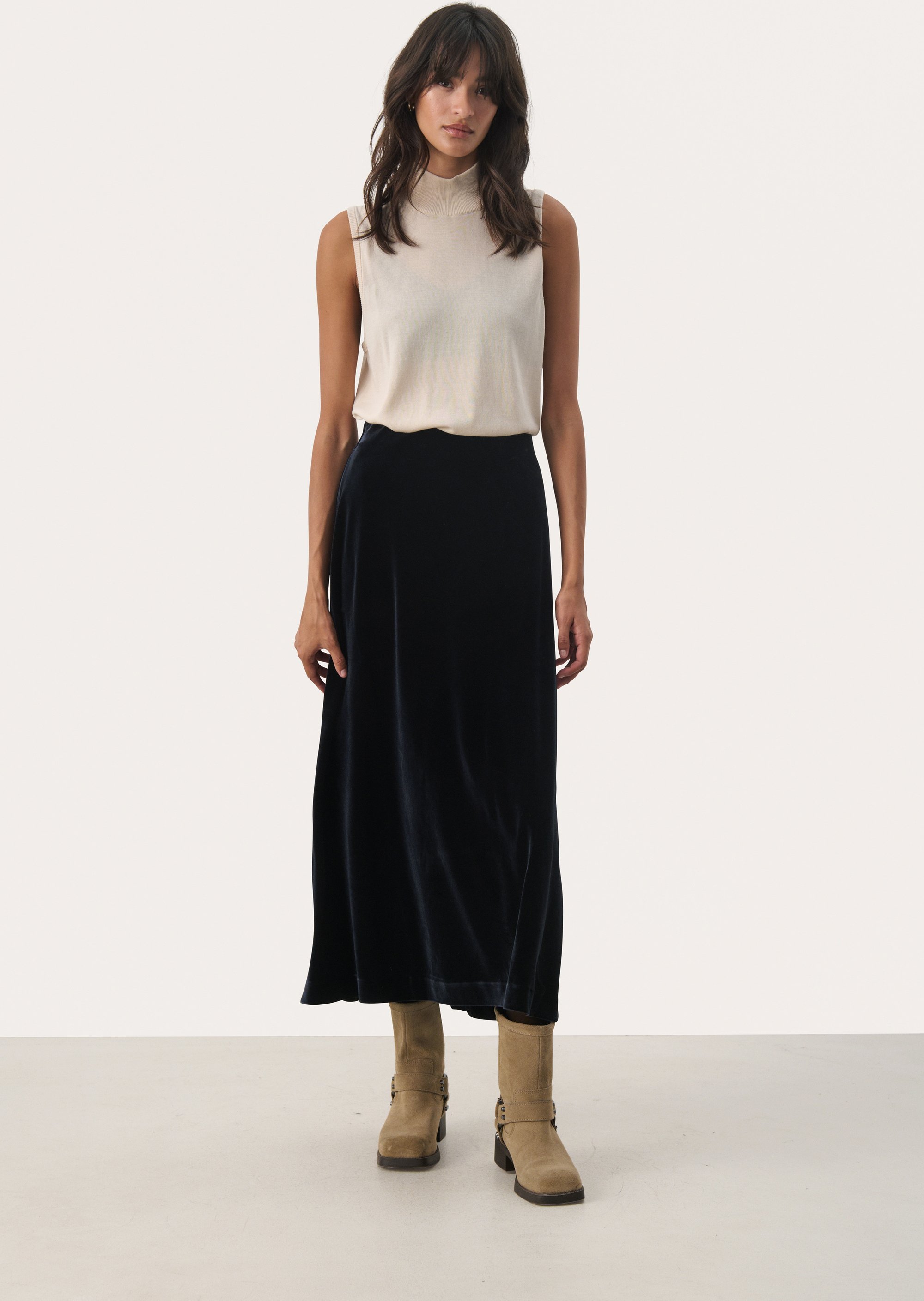 Rock Feminine Form Dark Navy