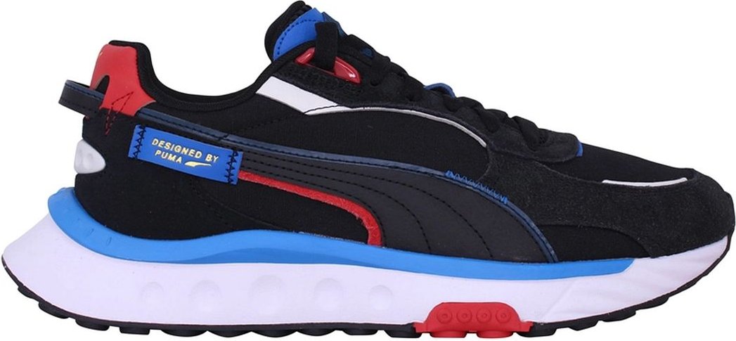 Puma Wild Rider verdrängte Männer mit schwarzen Trainern