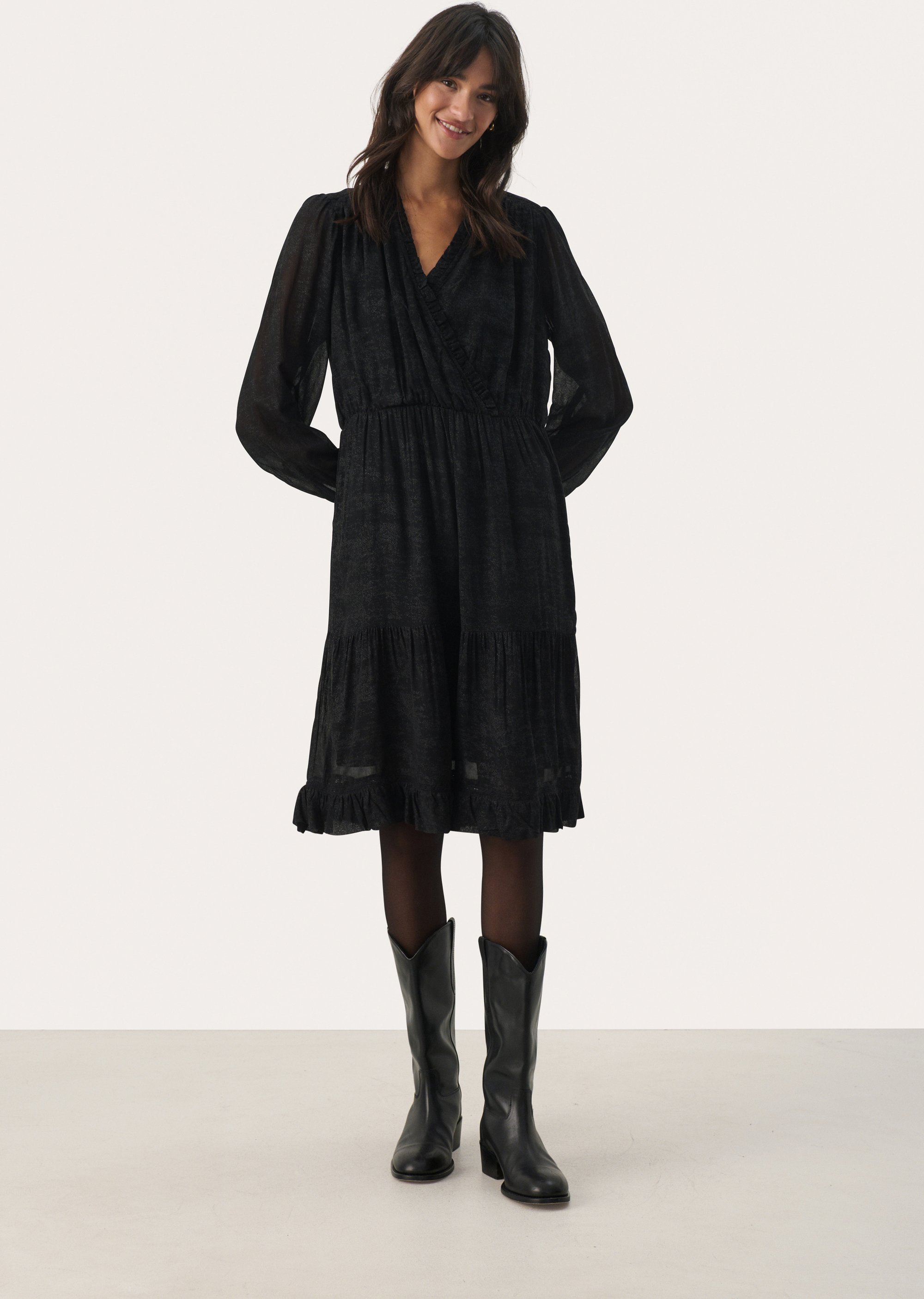 Kleid Lockere Passform black