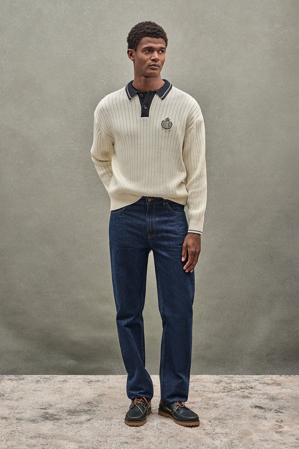 Pullover ecru und marineblau mit Polokragen und maritimem Polo Club-Patch