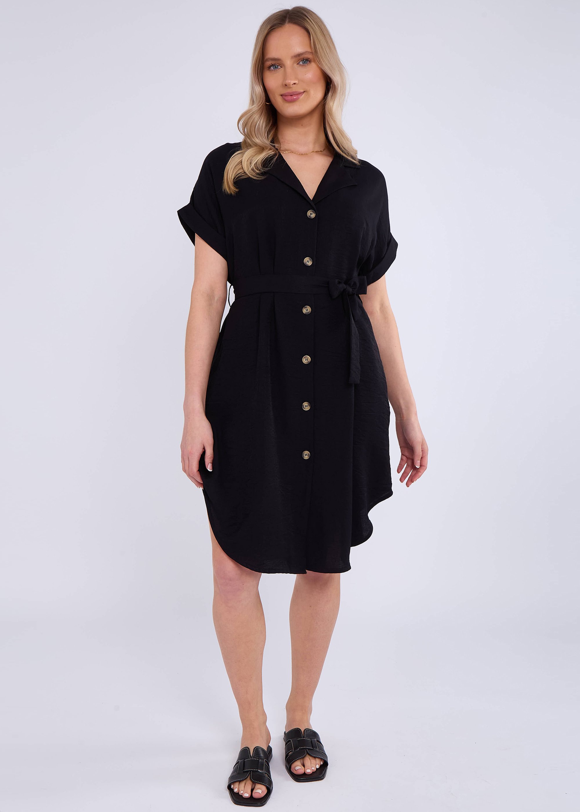 Schwarzes Utility-Hemdkleid aus Viskose mit Gürtel und Übergröße