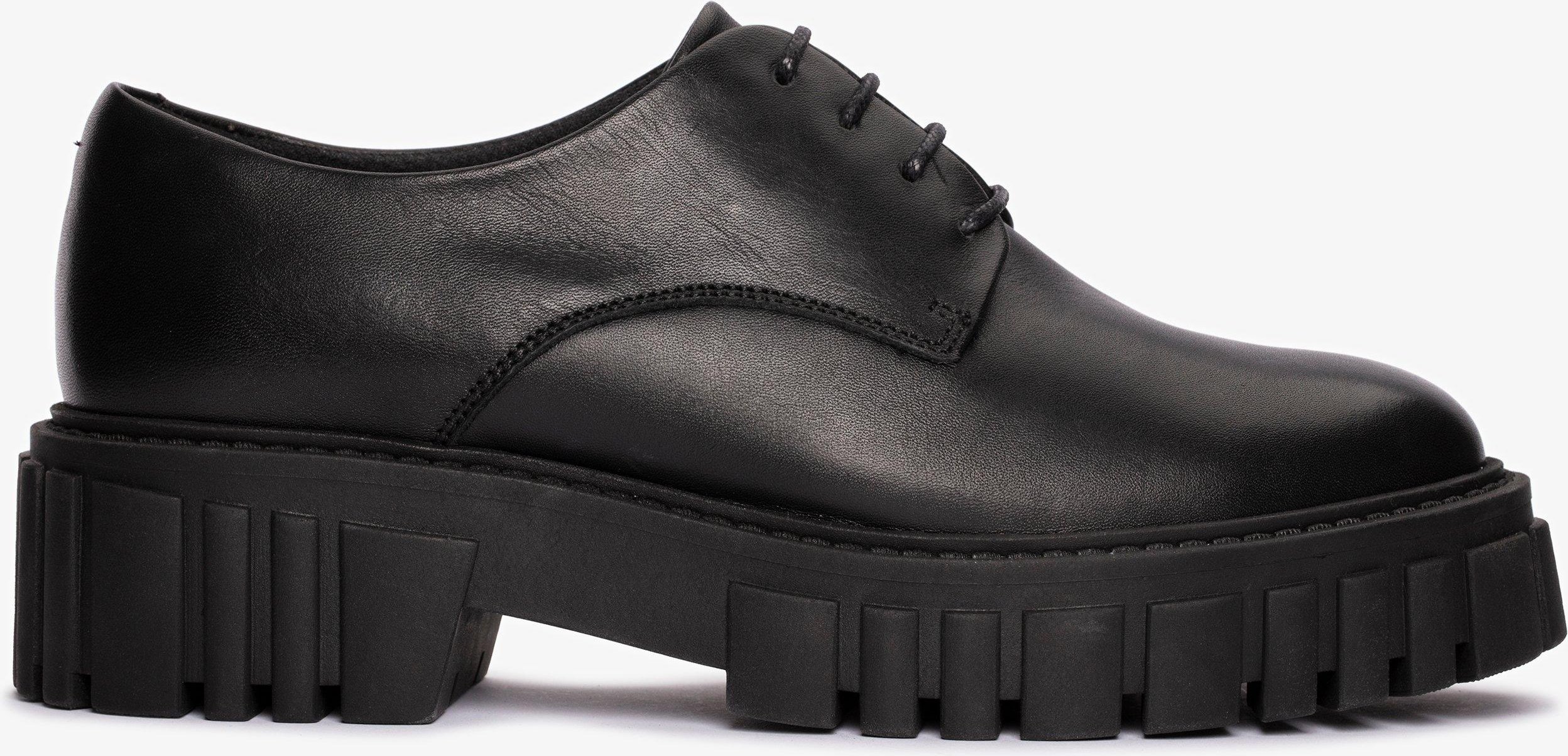 Page Walk schwarze Lederschuhe