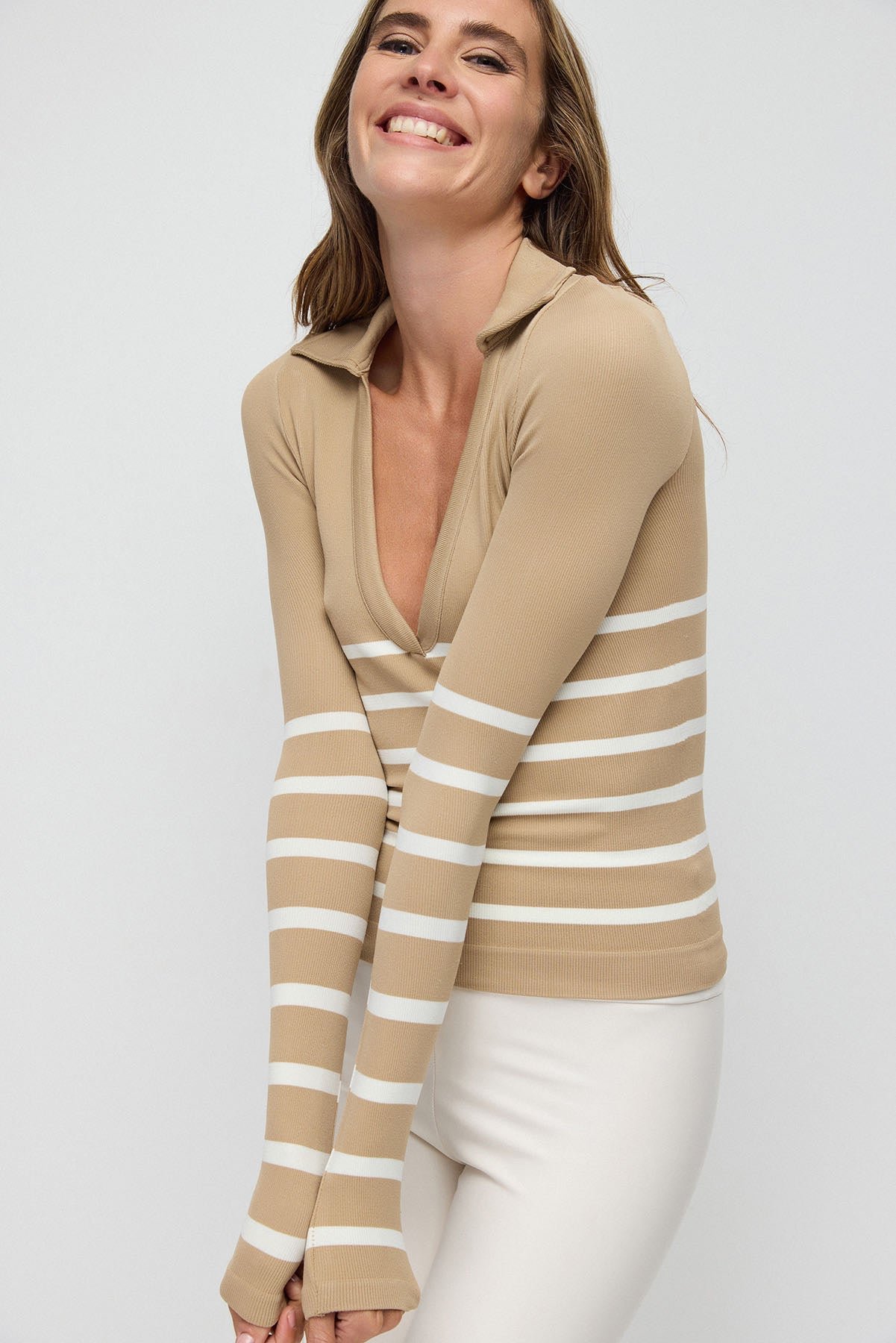 Nahtloses Langarm-T-Shirt mit Polokragen