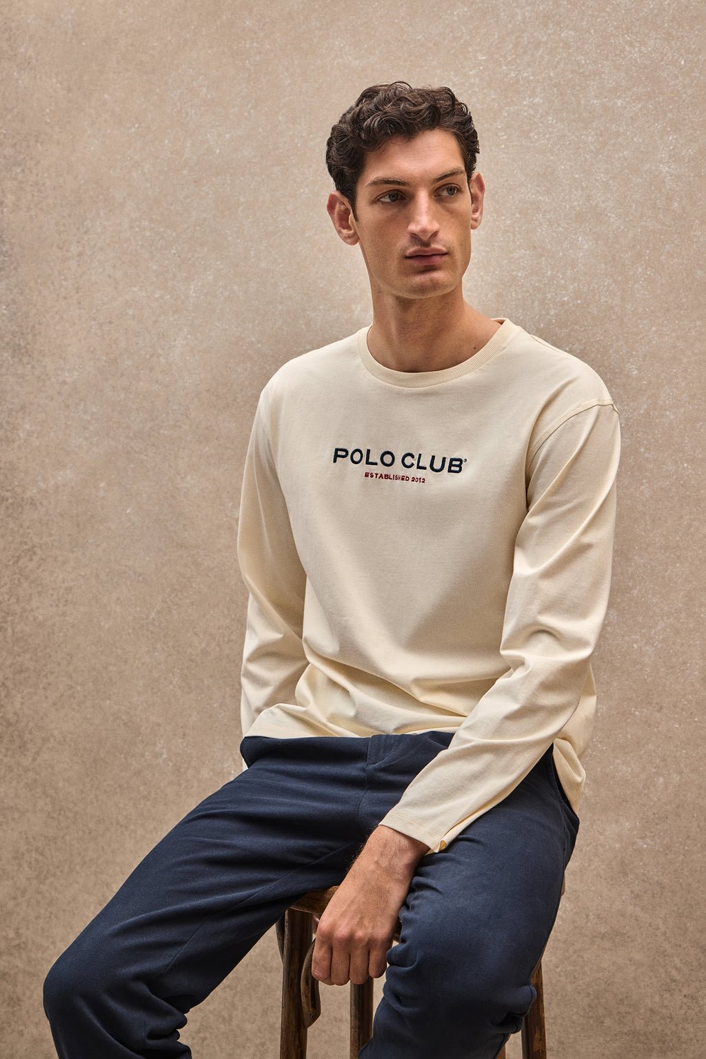 T-Shirt ecru mit langen Ärmeln und Logo Established 2012 Polo Club