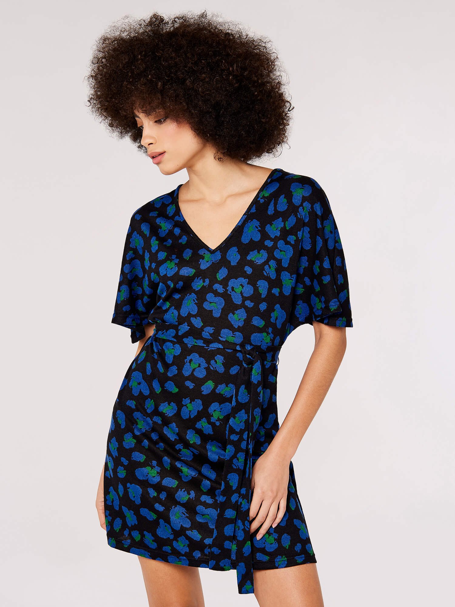 Apricot Minikleid mit Tiermuster