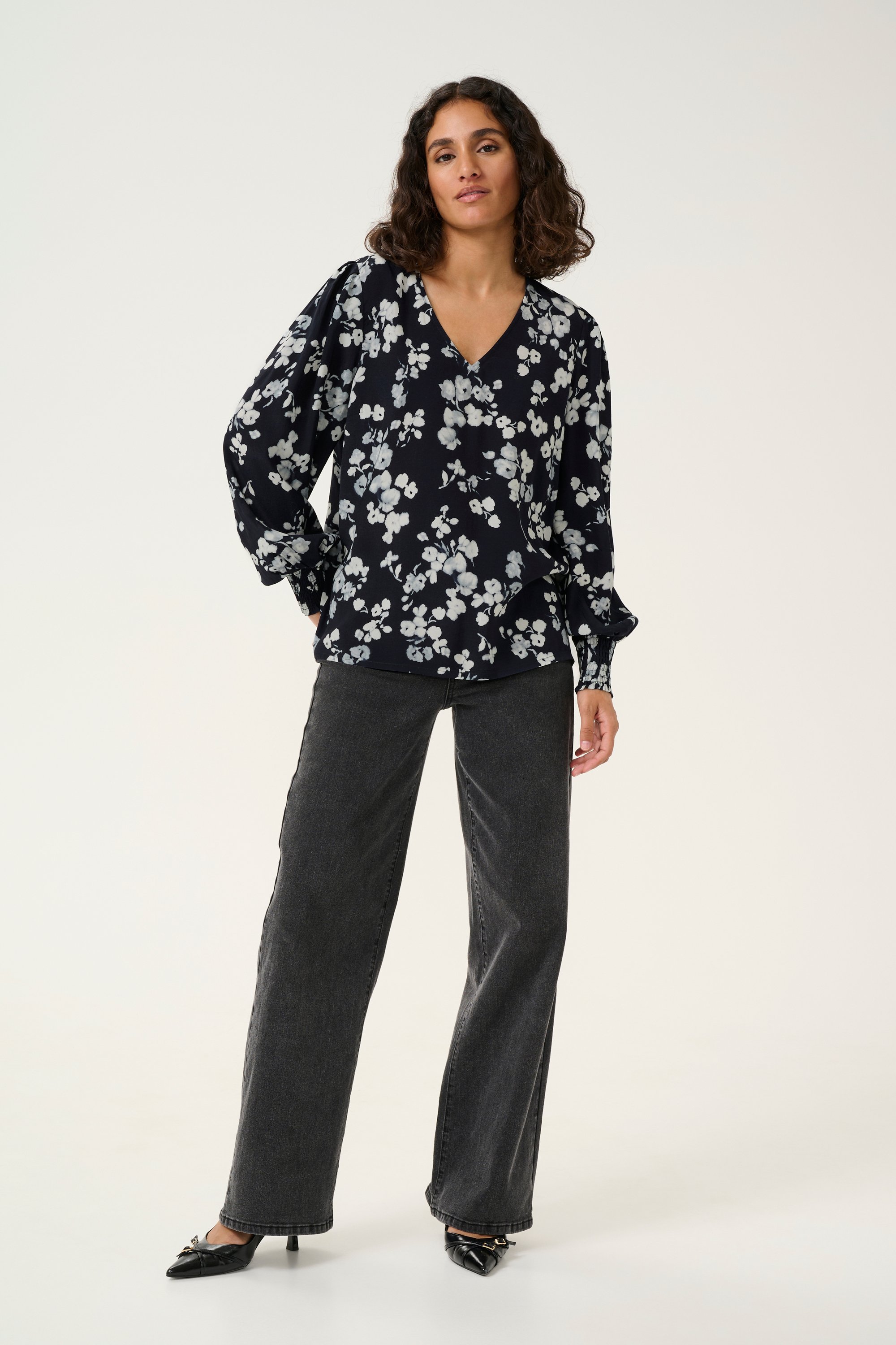 Thumbnail - Kurzarm-Bluse Baggy fit Marine Flower floral
