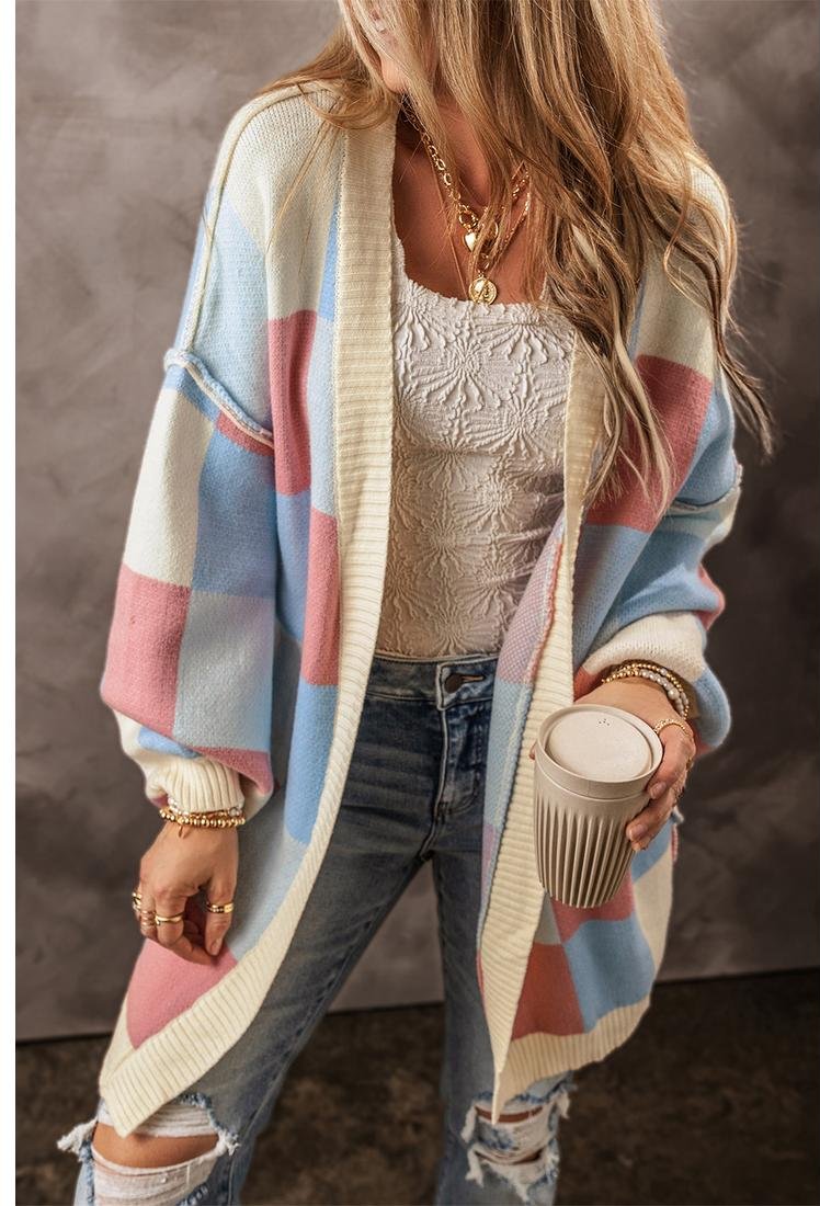 Thumbnail - Hellblauer kariertierter Cardigan mit lässigen Schultern und offenem Schnitt, sichtbaren Nähten