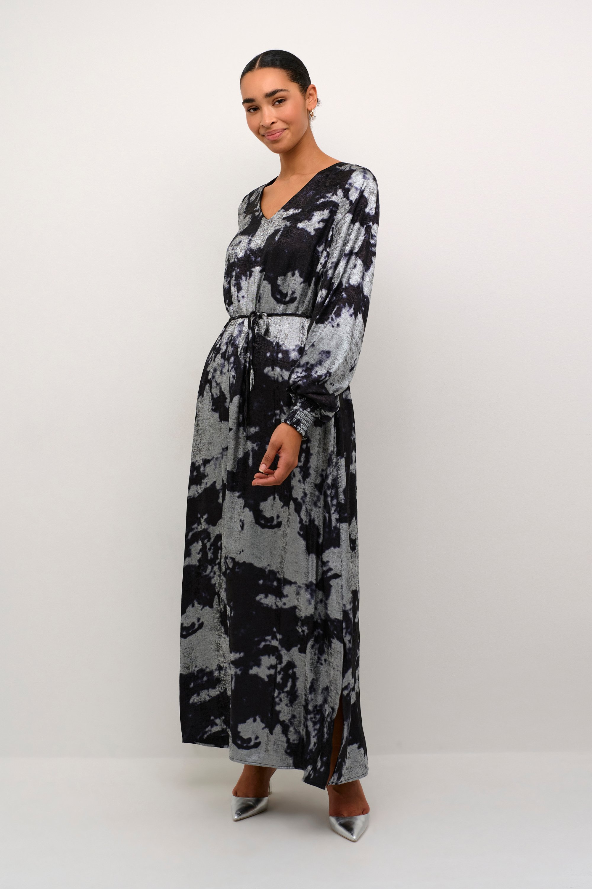 Thumbnail - Kleid A-shape Black/Silver Cloud Print black silver