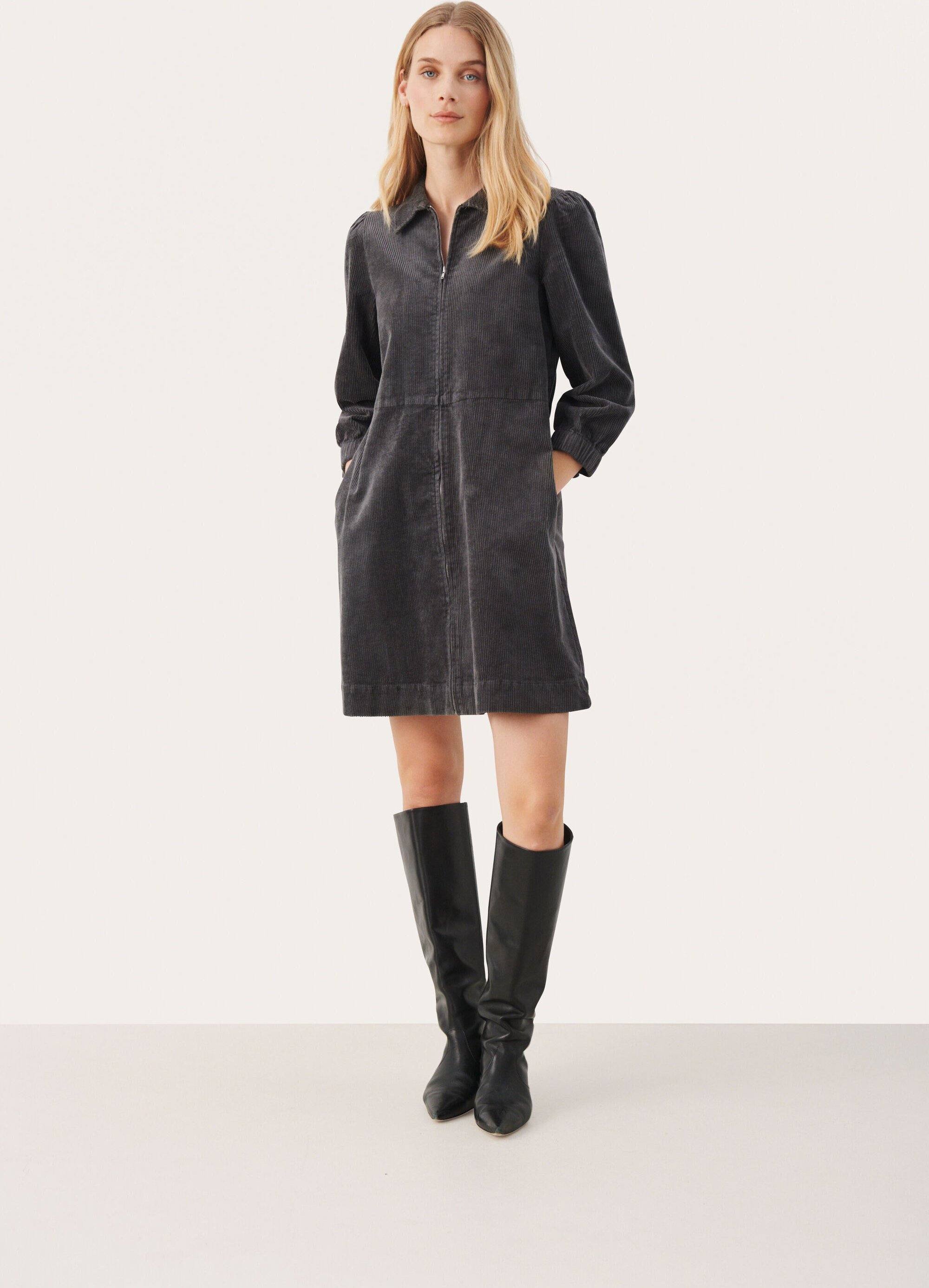 Kleid Gerade Passform dark grey