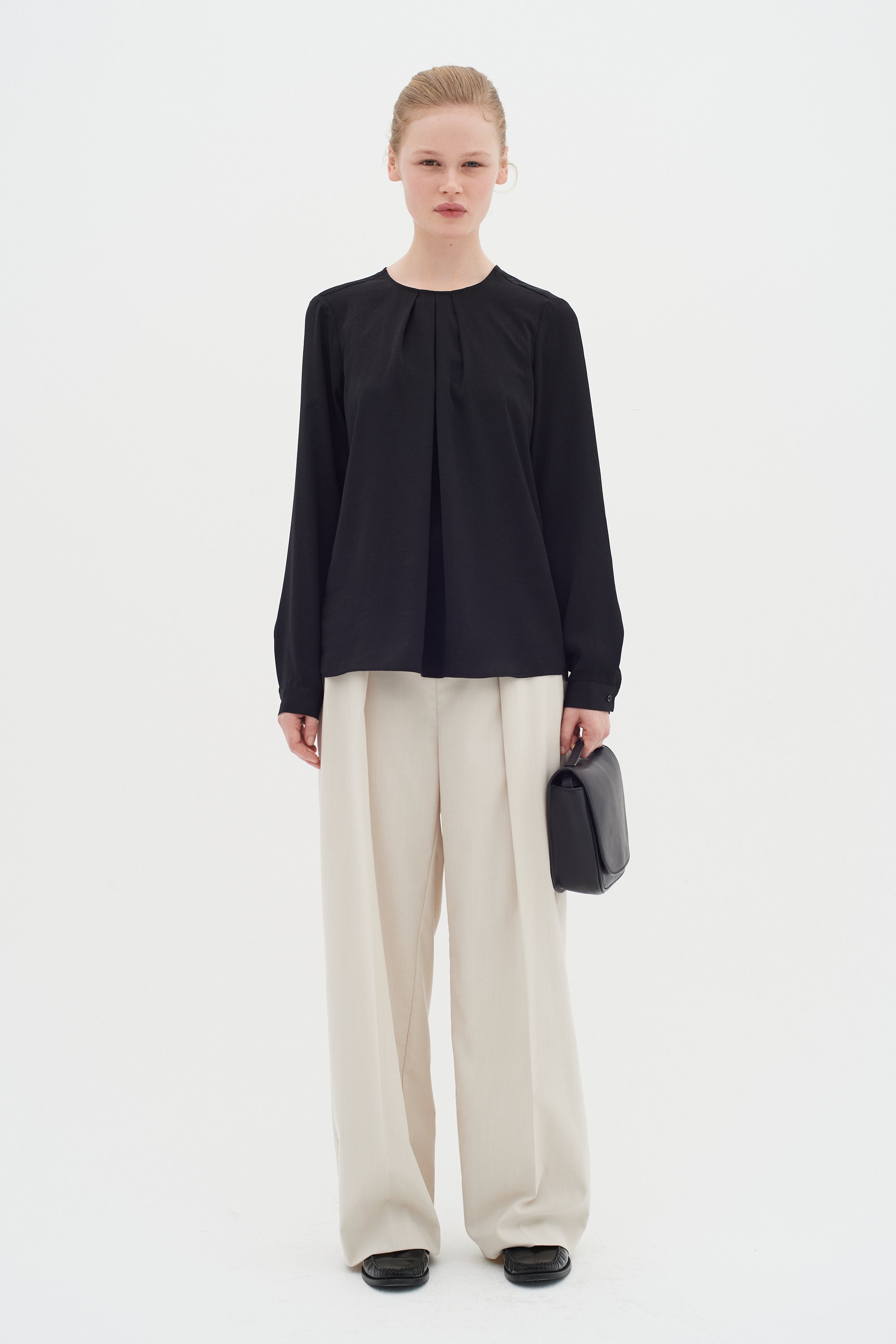 Kurzarm-Bluse DotaIW Lockere Passform black